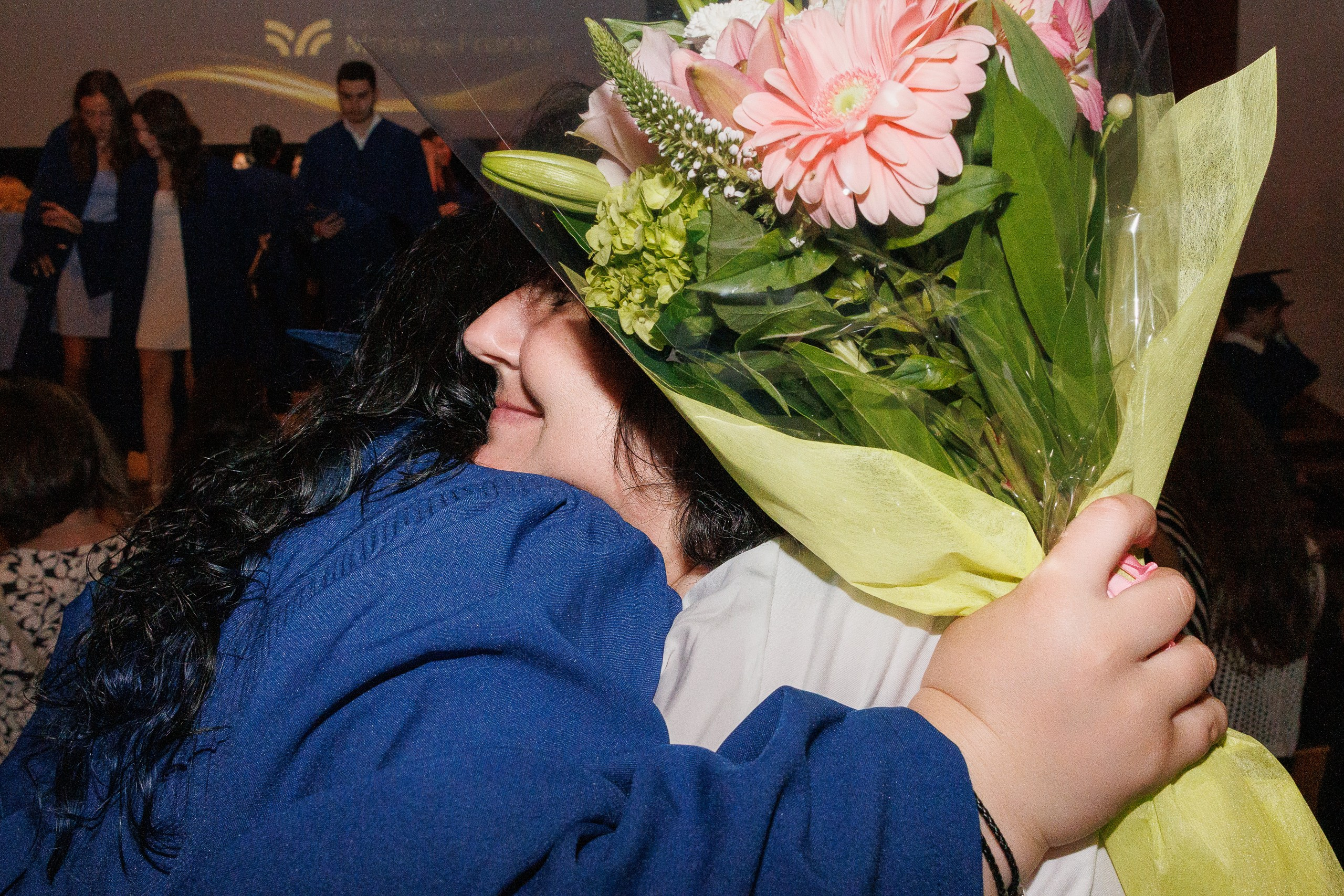 Sophie — The 2026 Graduation Ceremony. Je suis photographe portraitiste et je réalise des portraits à toutes les étapes de votre vie! Bienvenue dans mon studio à Westmount, Qc