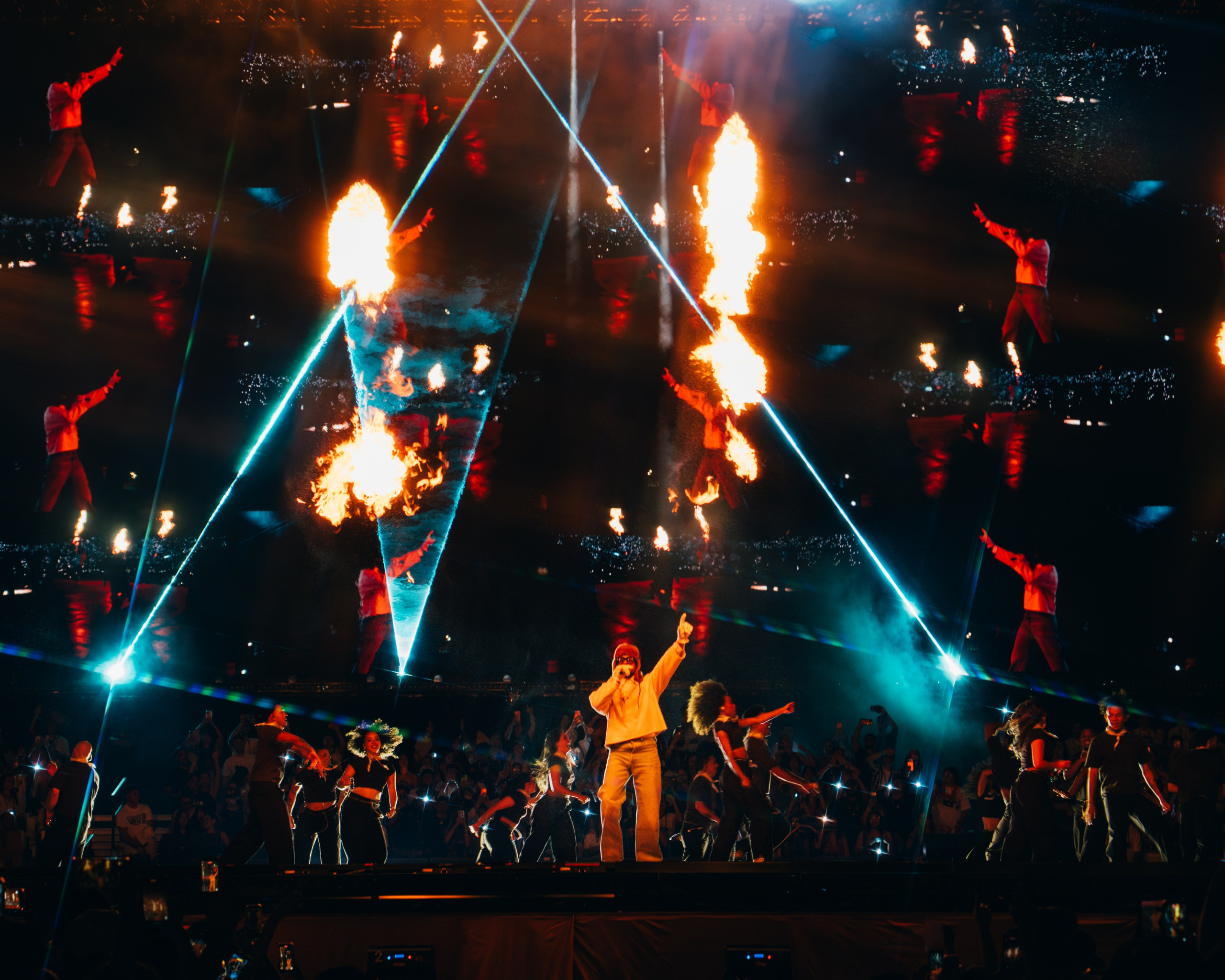 BADBUNNY DtMf. DEYA BELTRAN Maquilladora, fotógrafa y vídeos