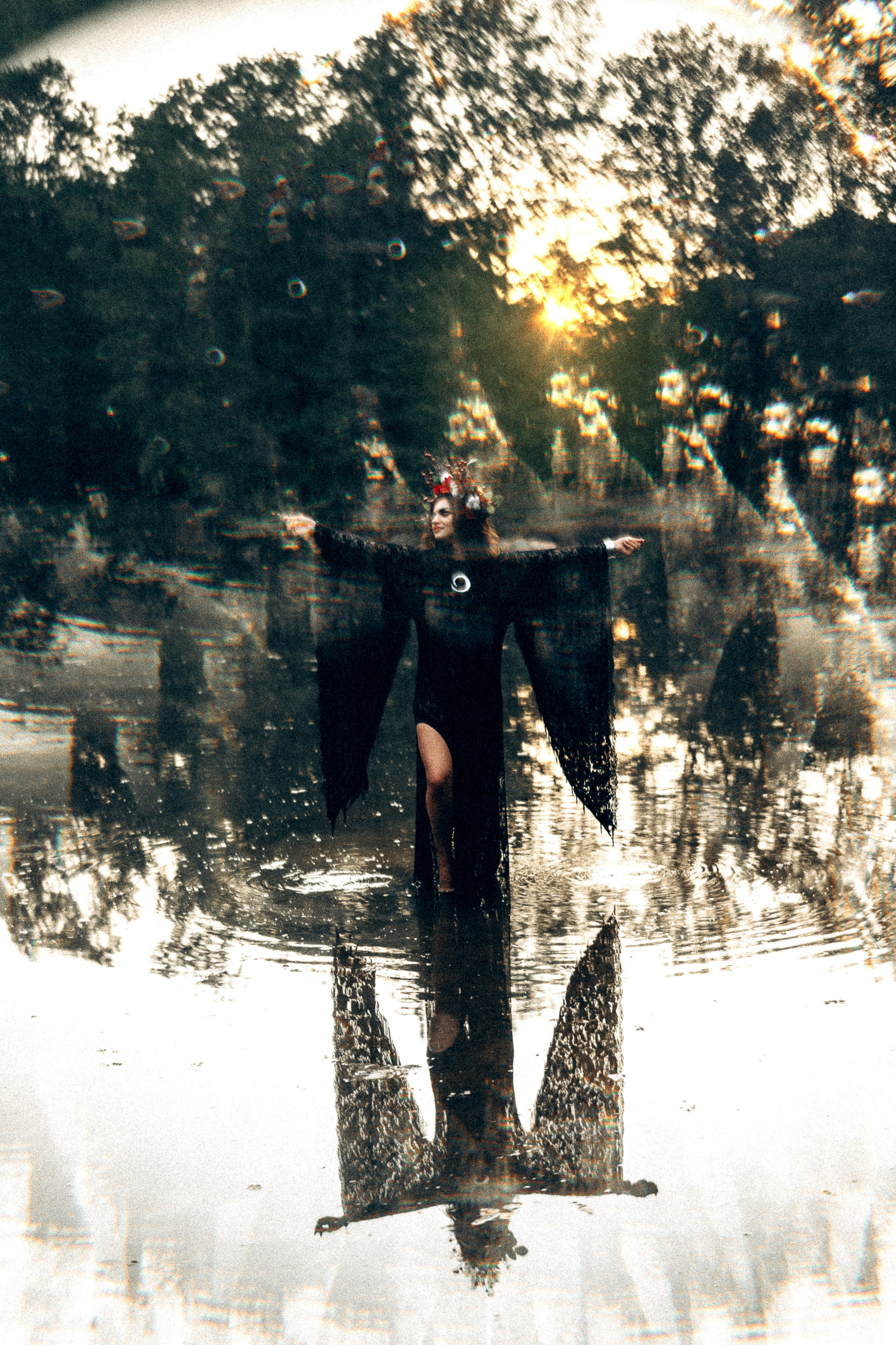 Witch at the lake. Familien, Lifestyle und Portrait Fotografin in Trier, Luxembourg