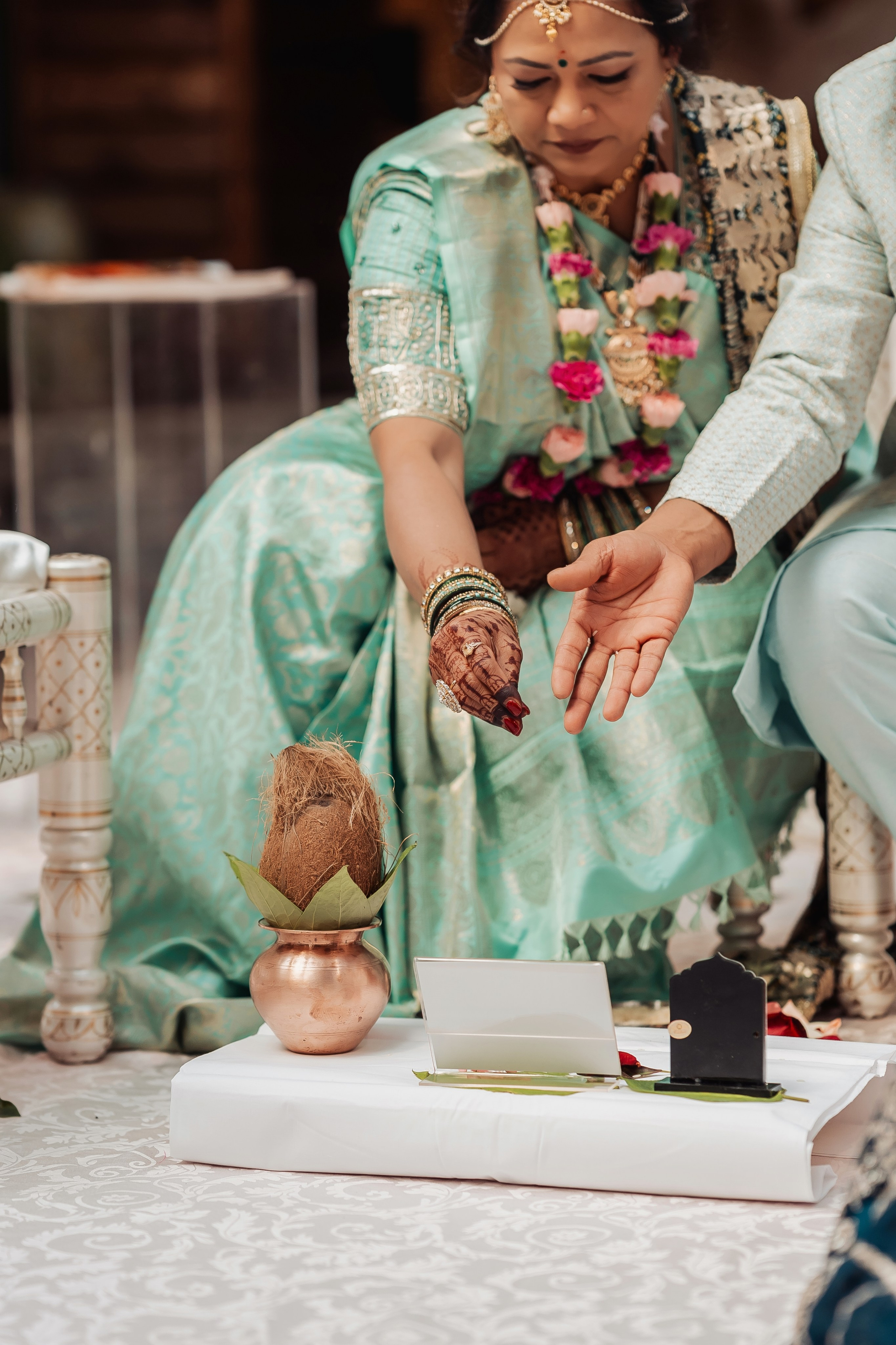 Darshil & Shailja. Wedding Photographer & Cinematographer studios