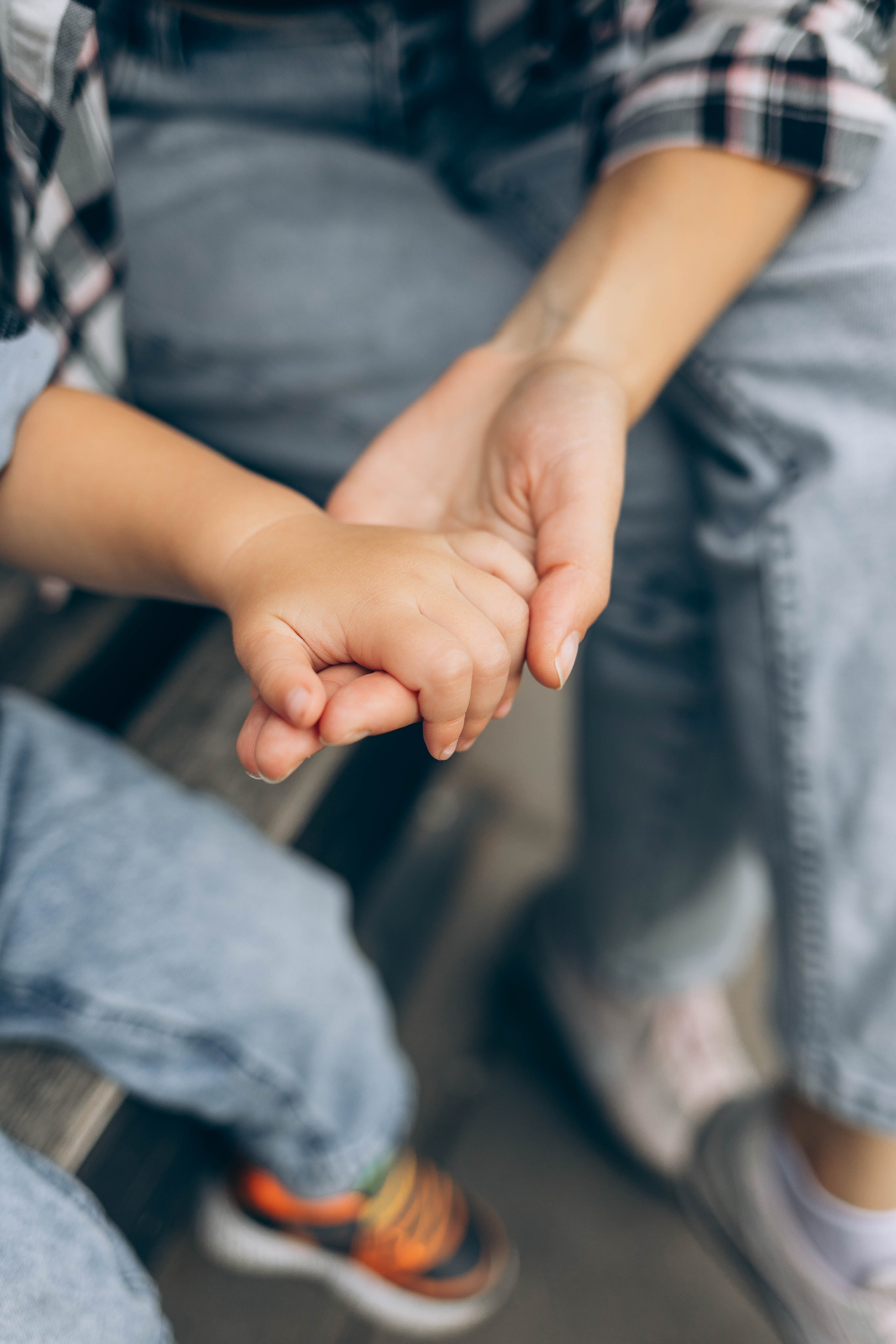 Along the streets of Vilnius in lifestyle style. Family photographer in Vilnuis Svetlana Naumova