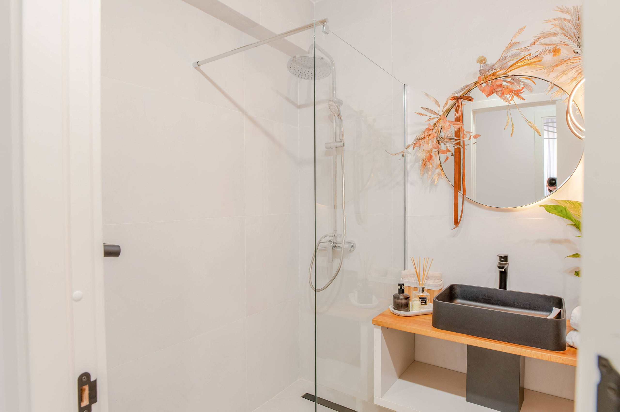 Proiecte Imobiliare. Iustin Olariu Films
