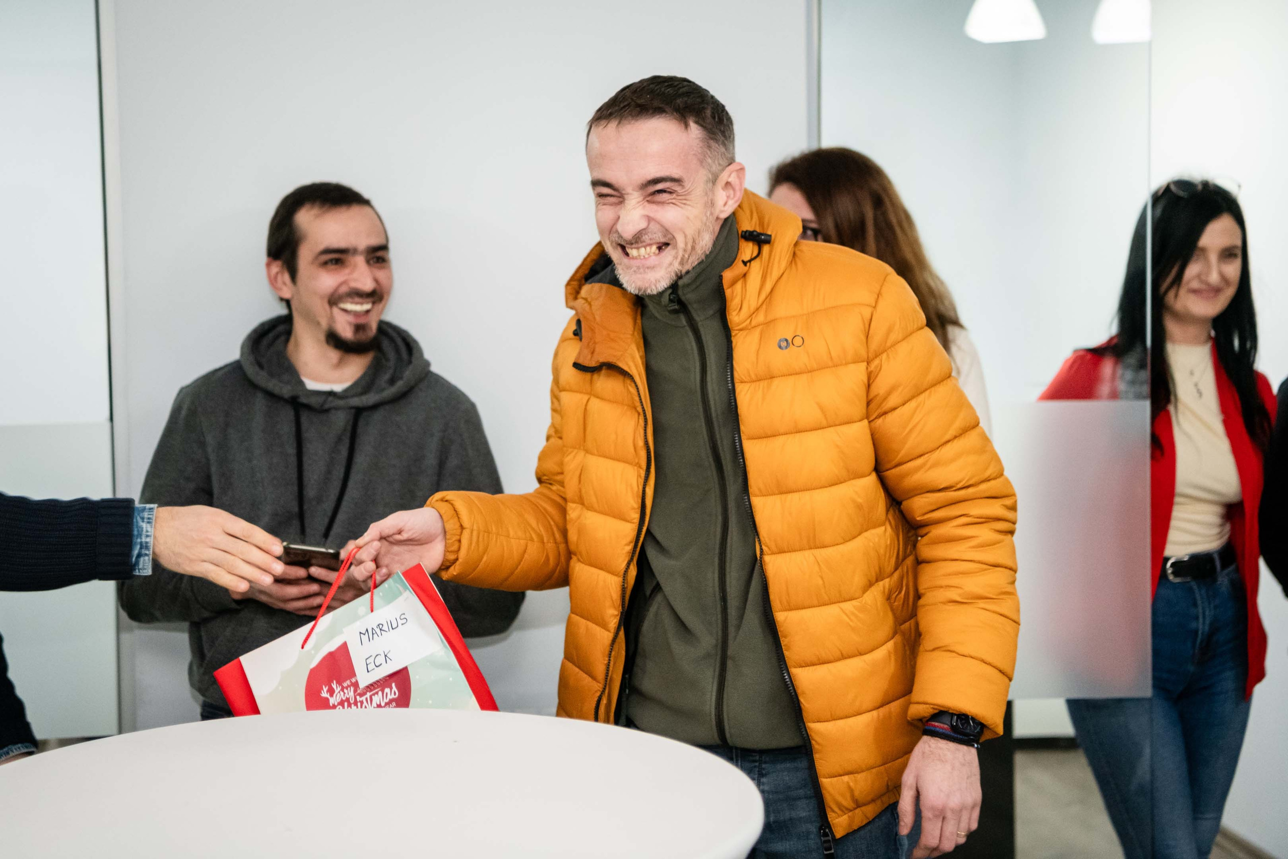 Petreceri corporate. Mugurel anghel