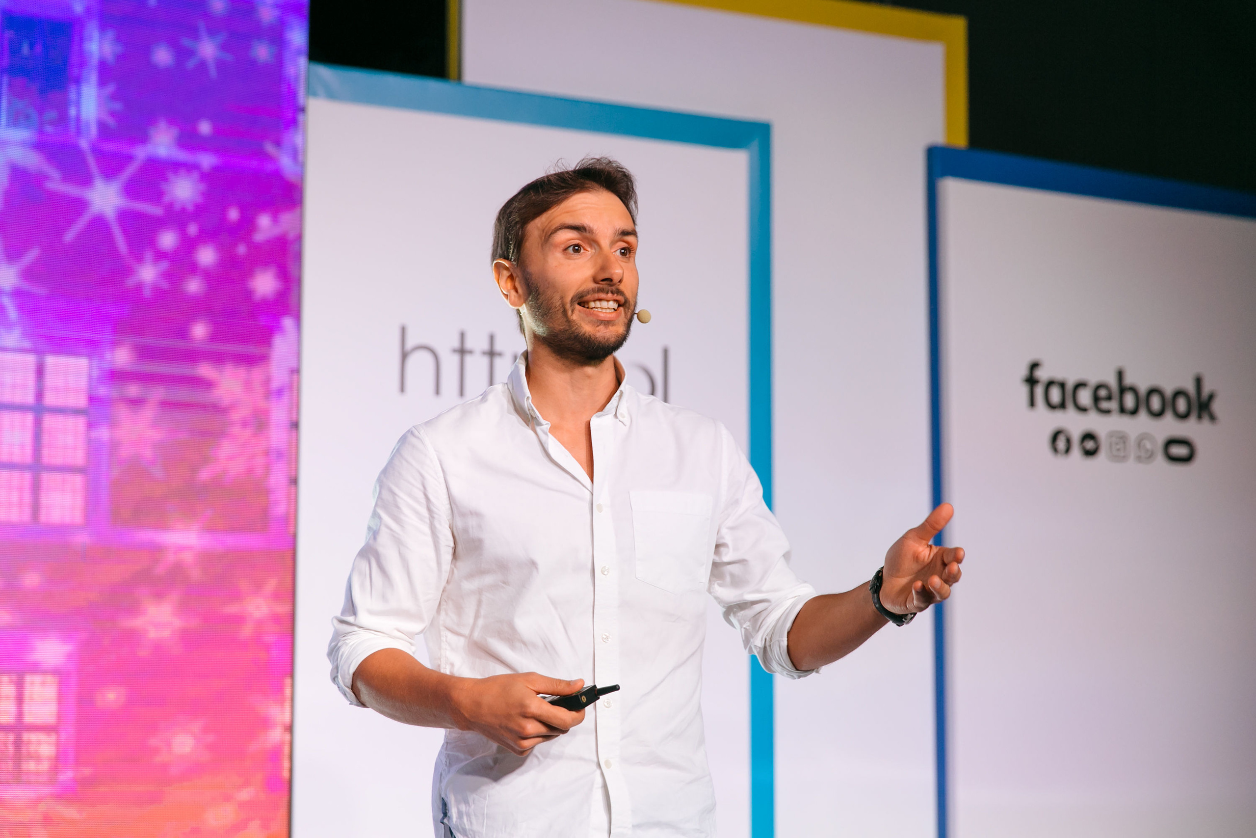 Hello Facebook. Kāzu fotogrāfs Rīgā Yury Kor