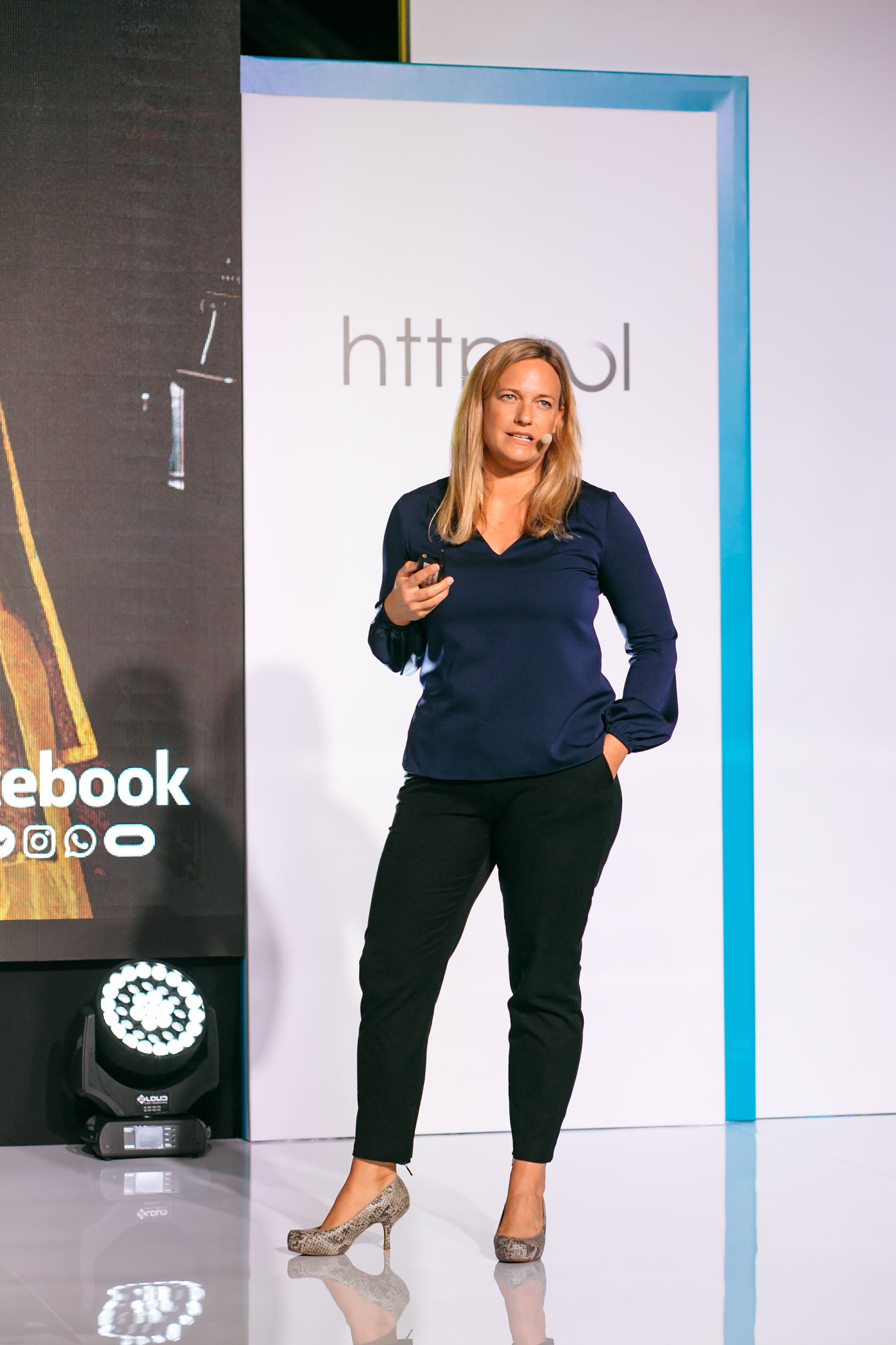 Hello Facebook. Kāzu fotogrāfs Rīgā Yury Kor