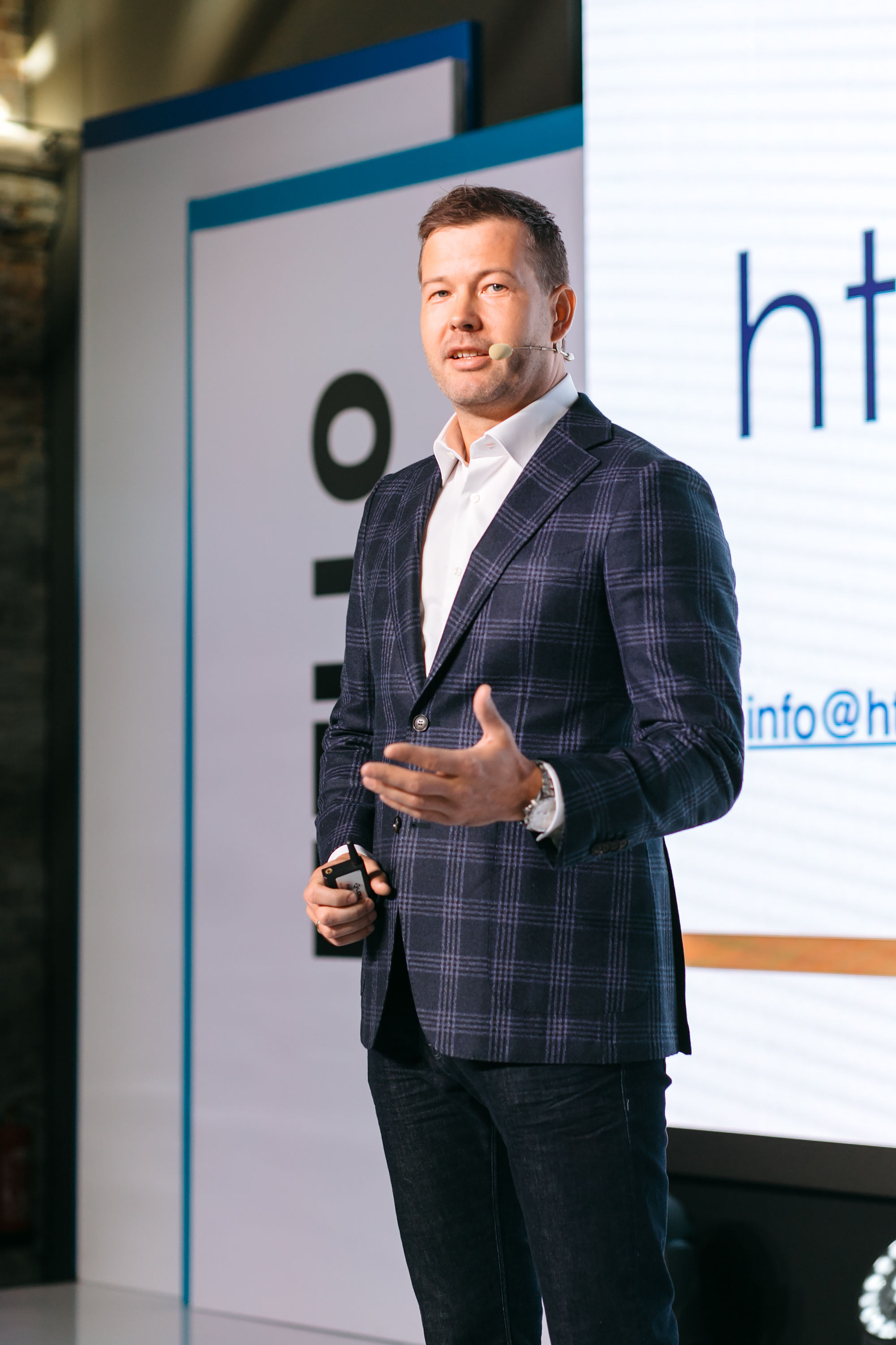 Hello Facebook. Kāzu fotogrāfs Rīgā Yury Kor