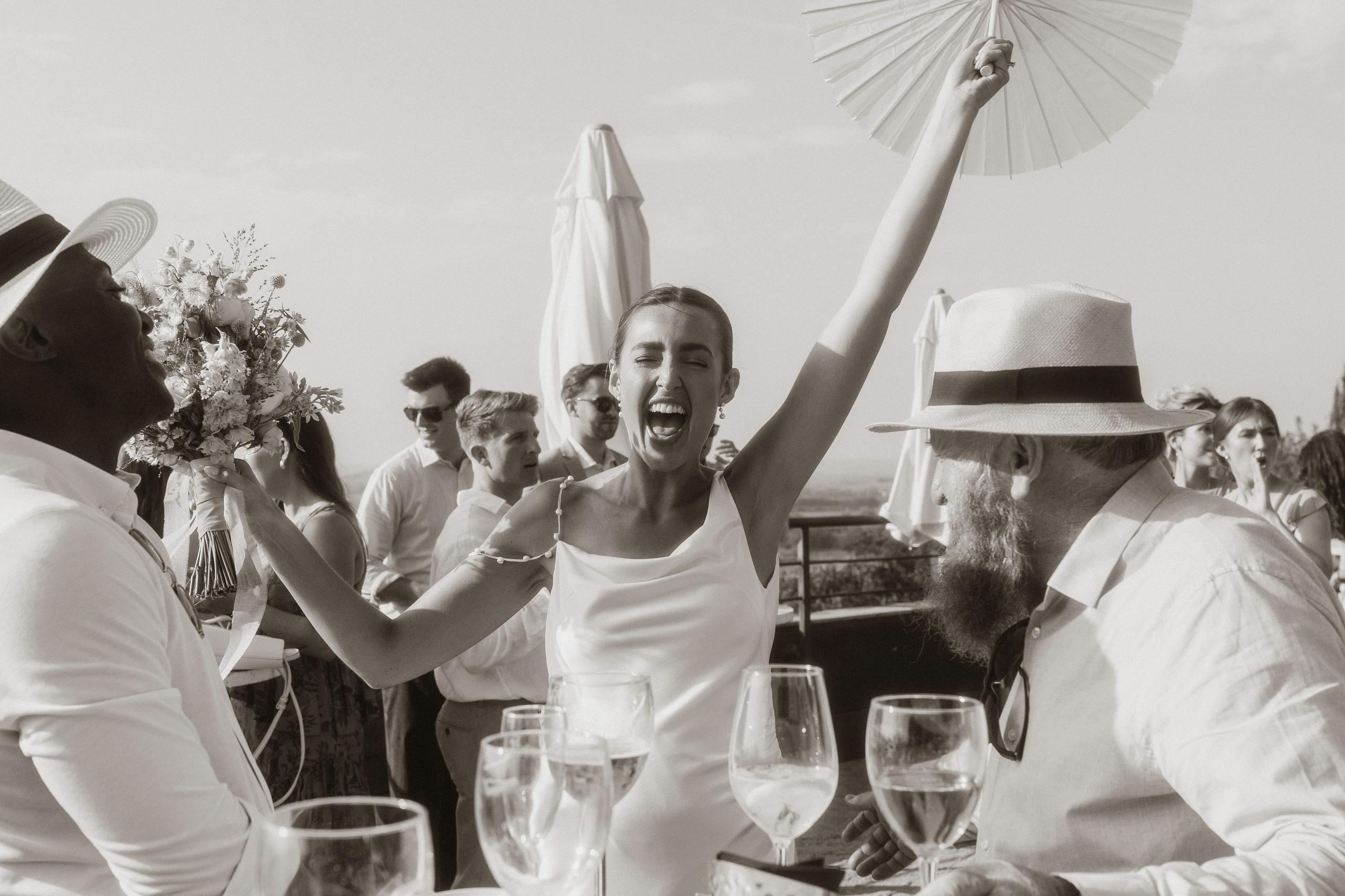 Lauren & Jamie. Hotel Castell d’Emporda. Paola fotógrafo / videografo de bodas en Barcelona