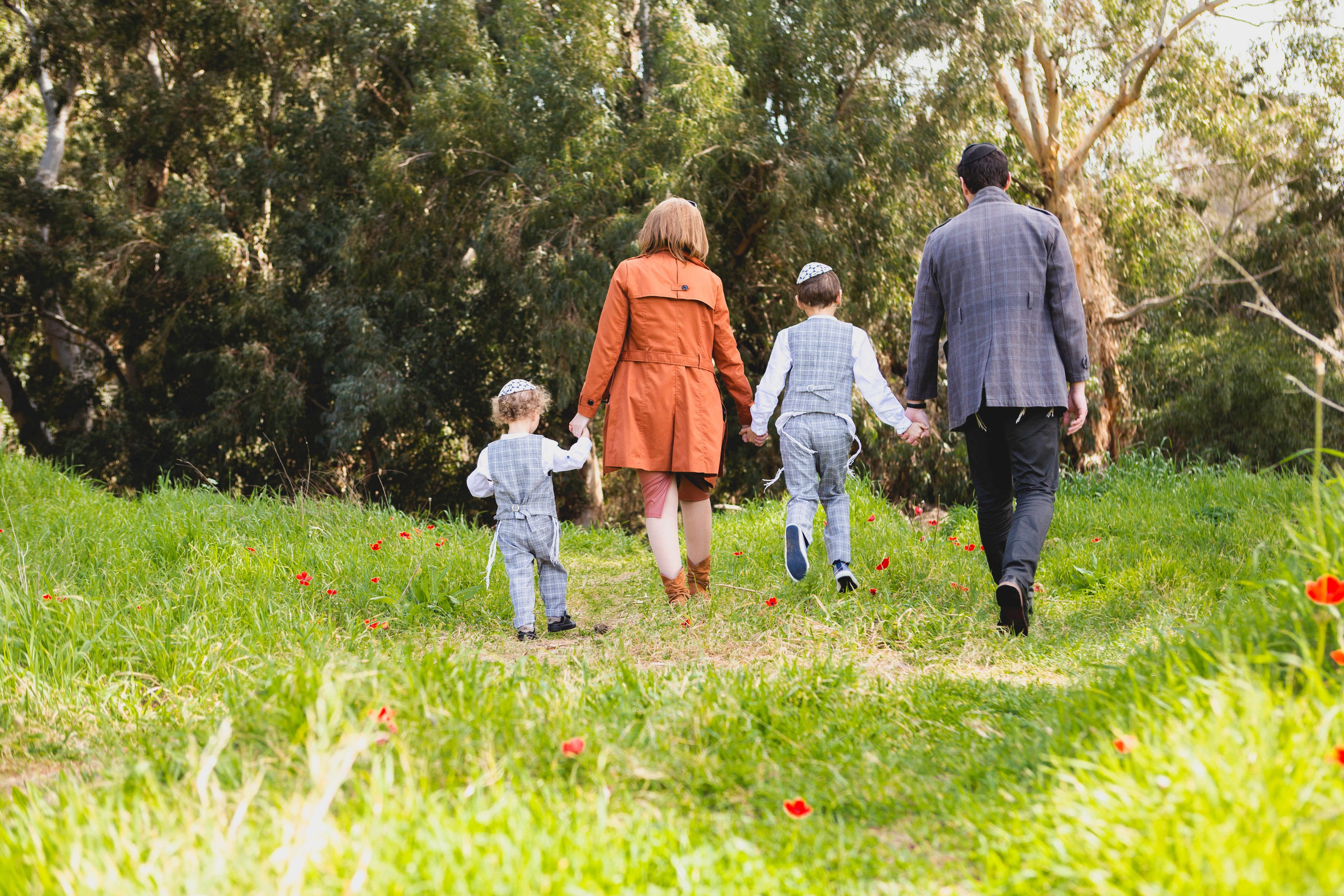 NORTH OF NETANYA. PHOTOGRAPHER IN ISRAEL