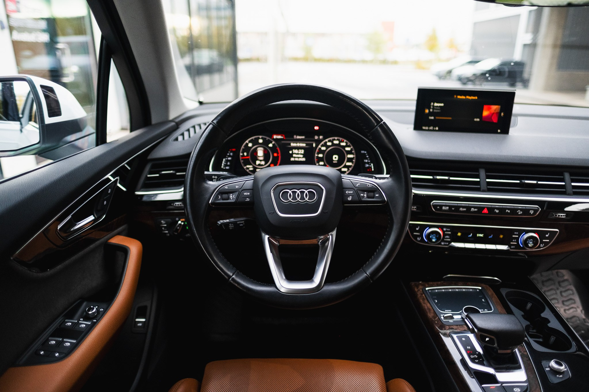 AUDI Q7. LOHA VISUALS — AUTOMOTIVE PHOTOGRAPHY
