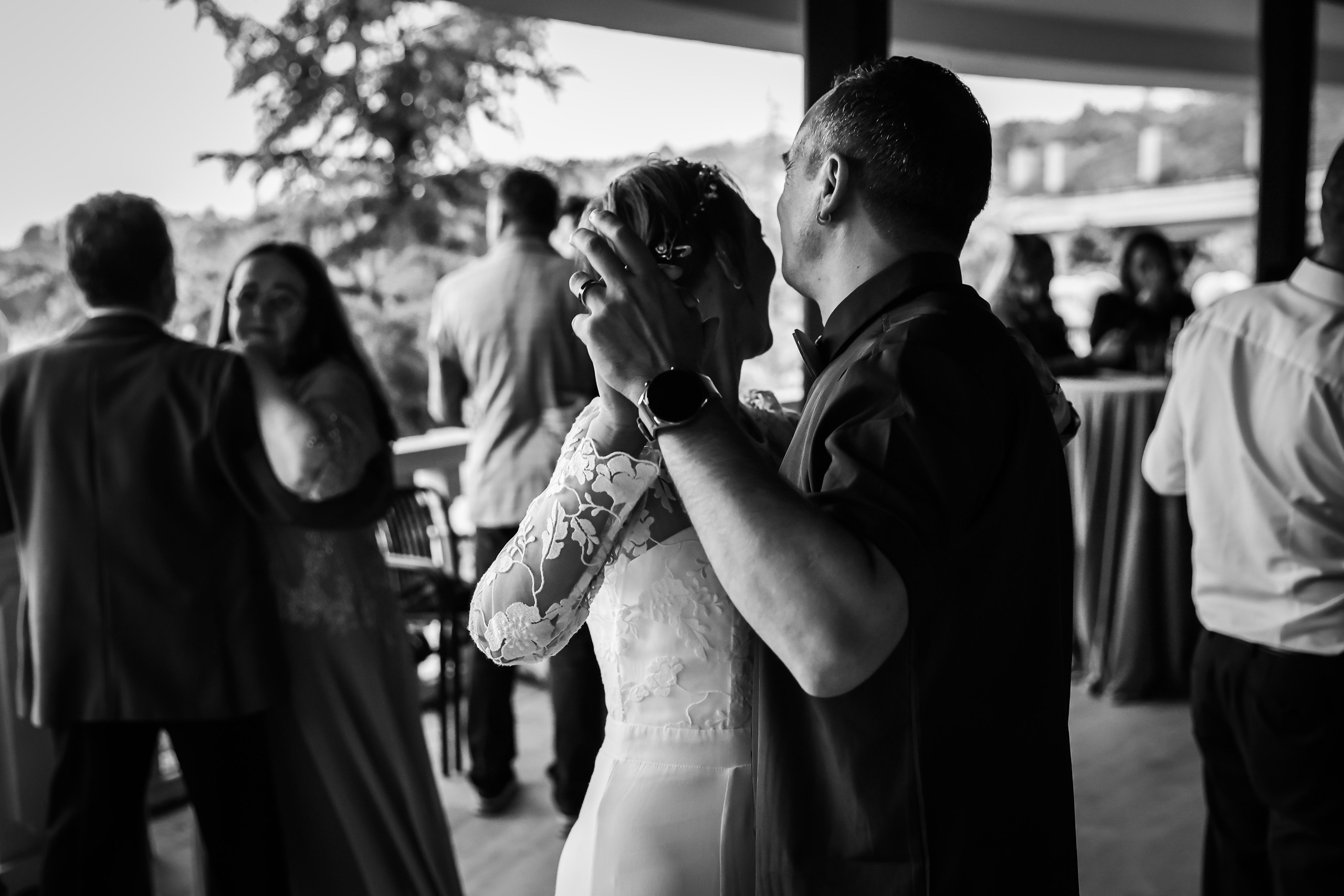 Oana&Bogdan — distractie, rasete, amintiri. Rares Bucur is a professional wedding photographer based in Cluj-Napoca, Romania, specializing in wedding photography