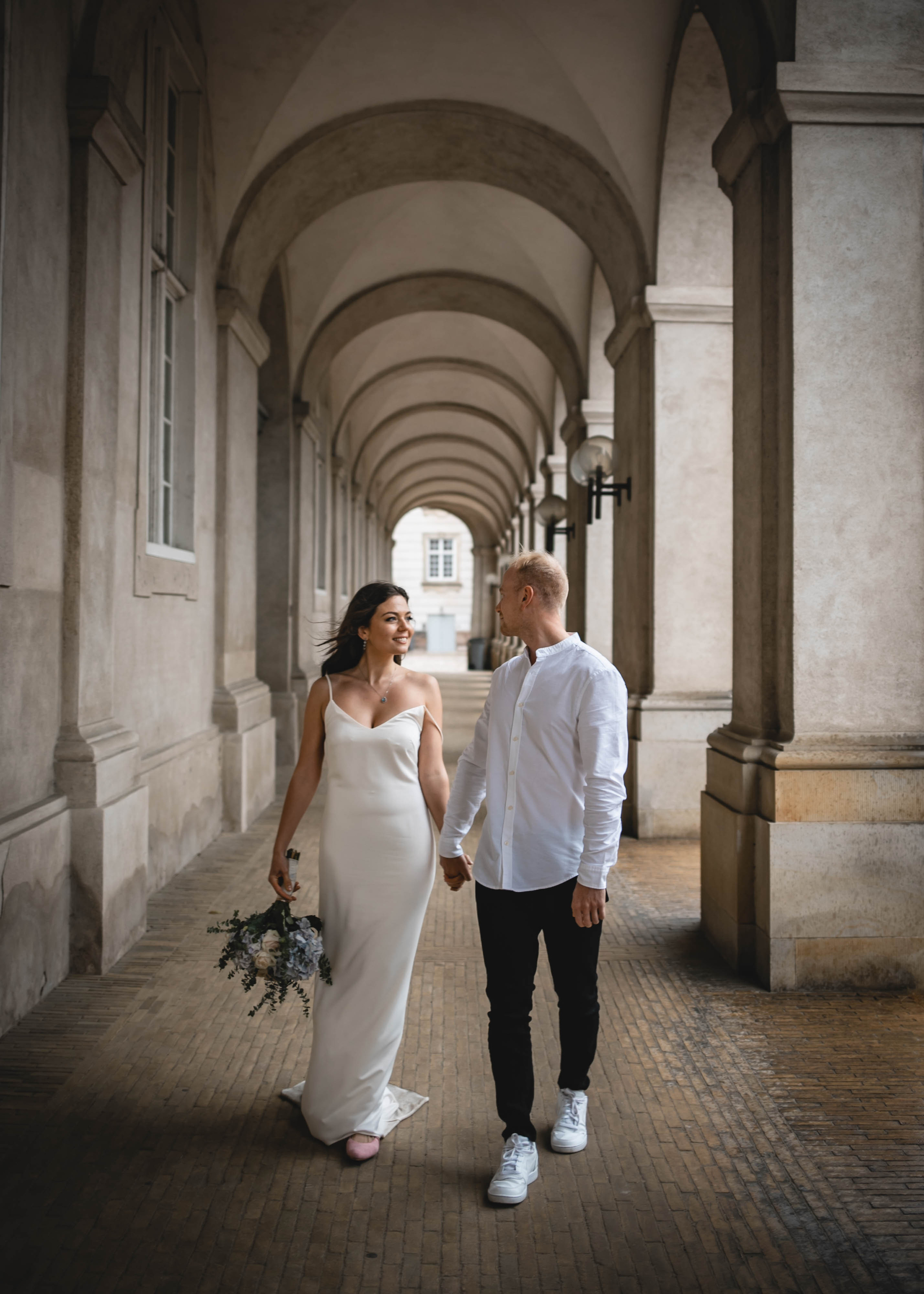 Under the rain. Professional wedding photographer in Copenhagen, Denmark — Julia Byron