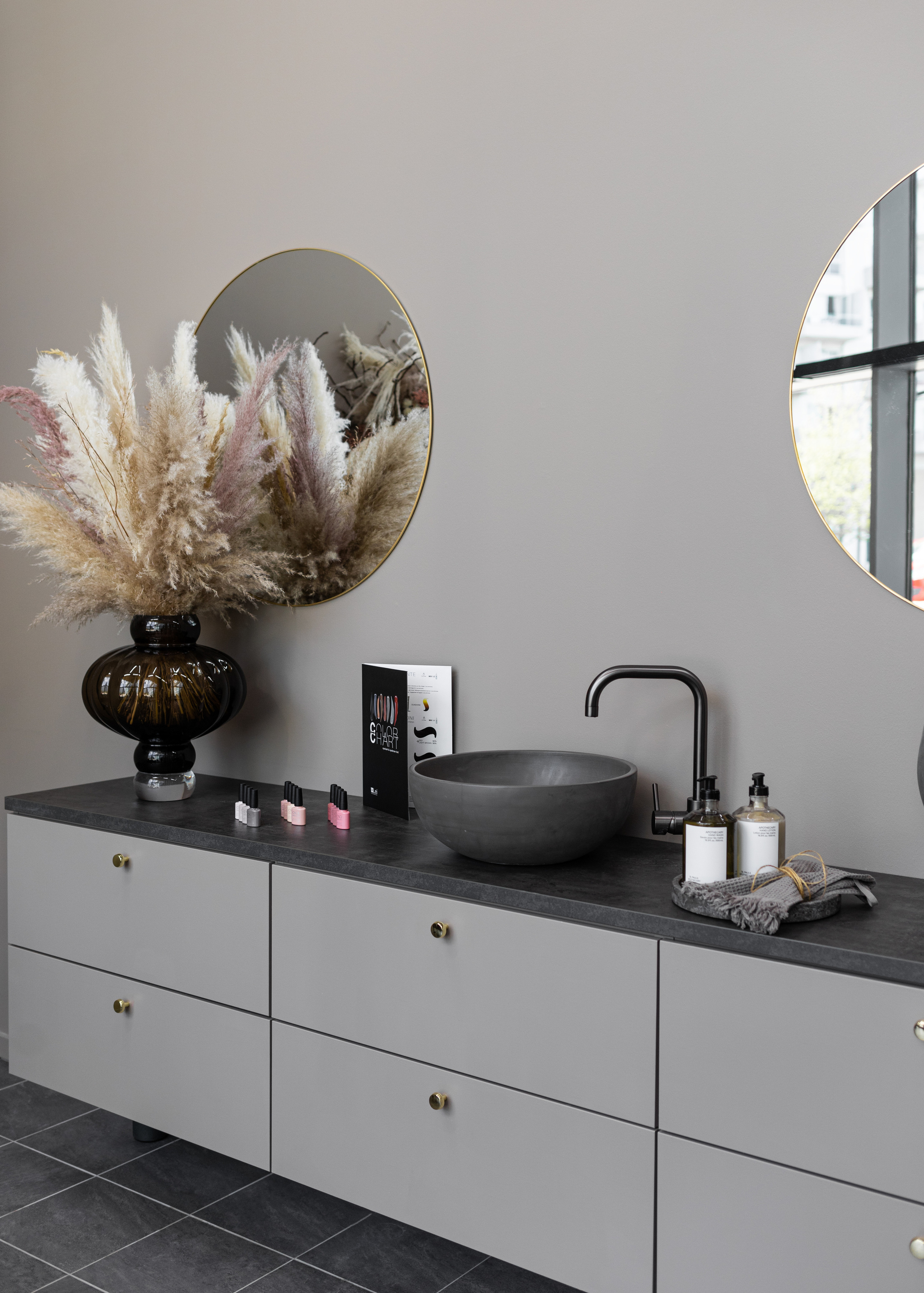 UKIYO beauty salon. Professional wedding photographer in Copenhagen, Denmark — Julia Byron