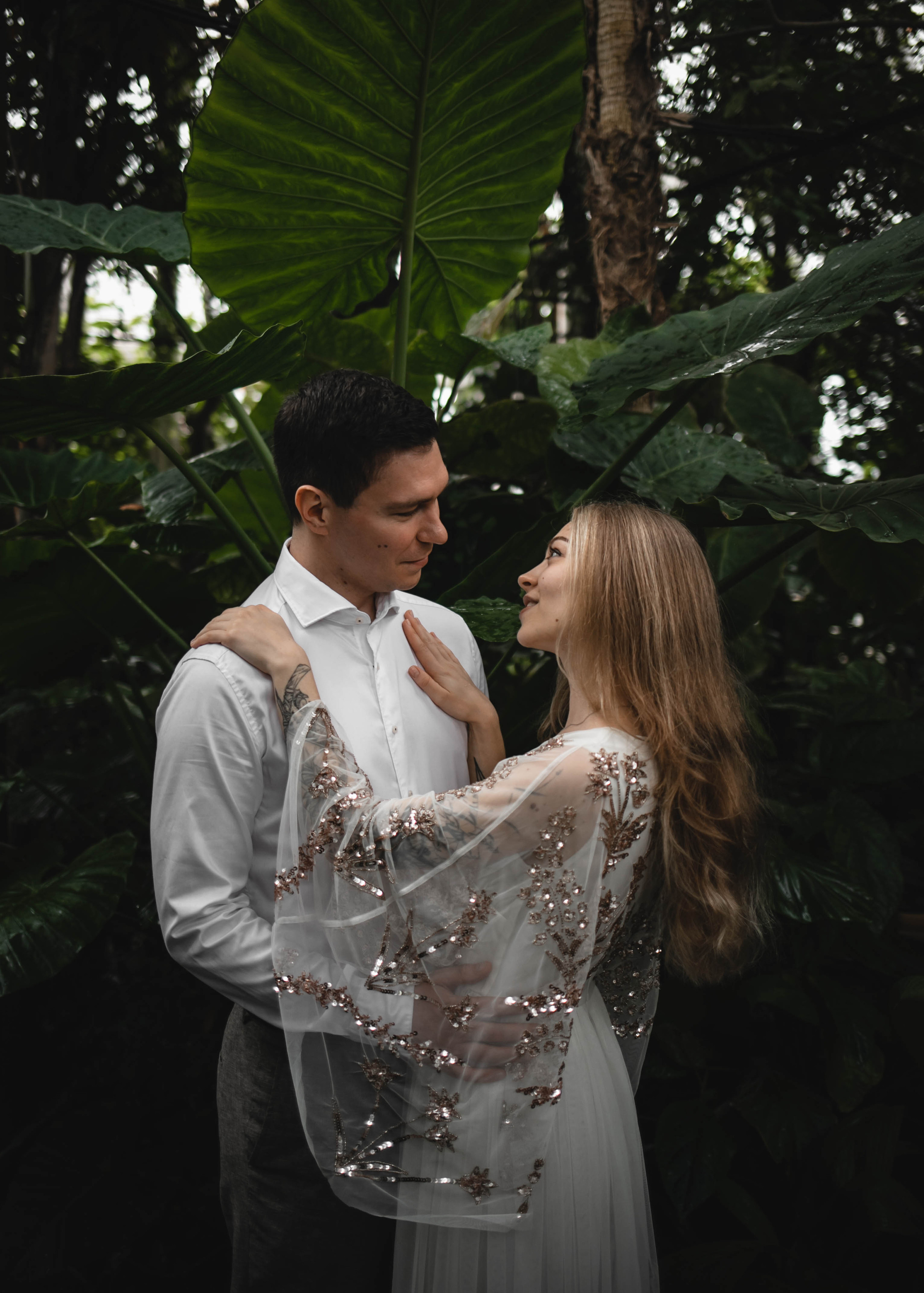 Botanic garden. Professional wedding photographer in Copenhagen, Denmark — Julia Byron