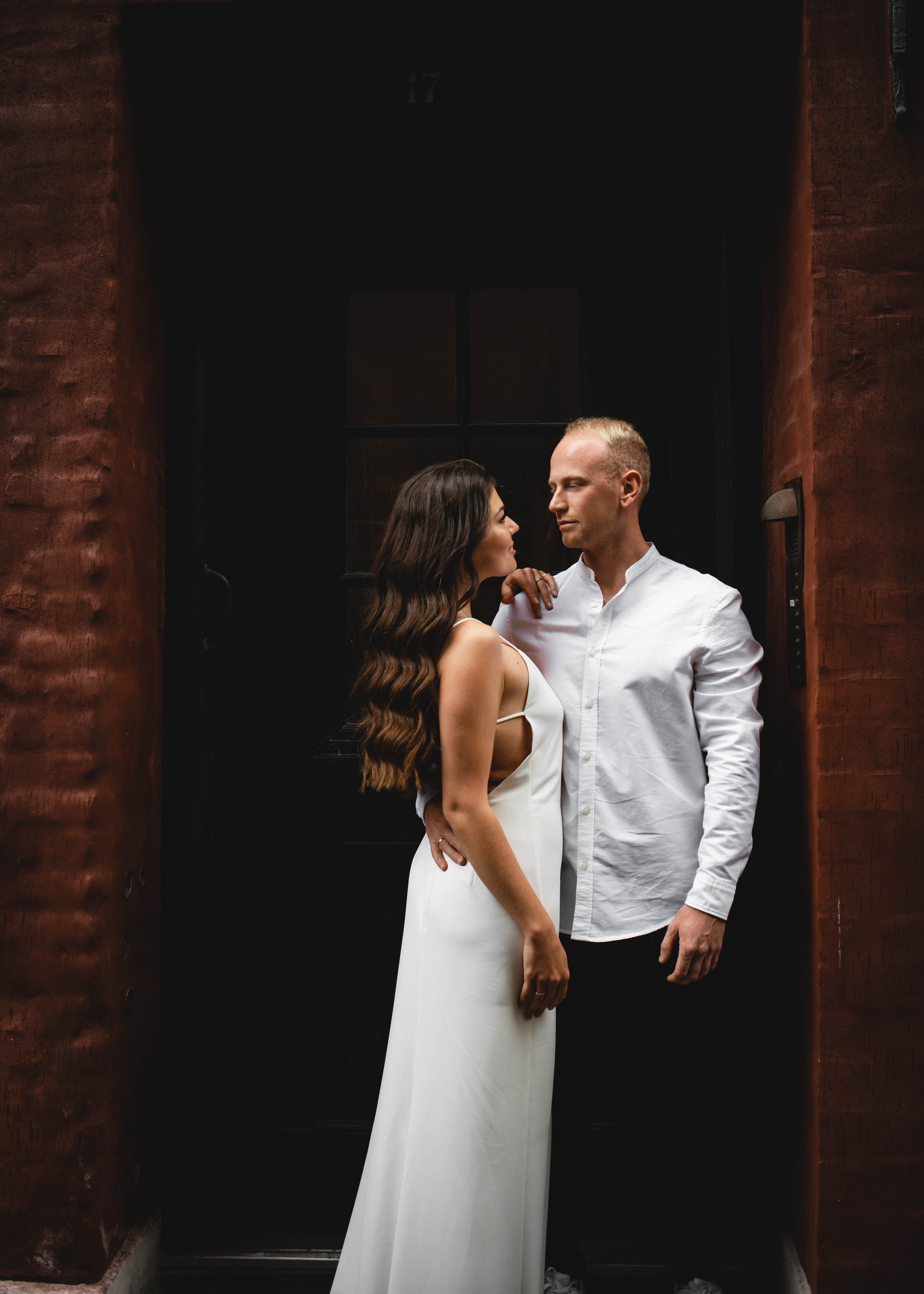 Under the rain. Professional wedding photographer in Copenhagen, Denmark — Julia Byron