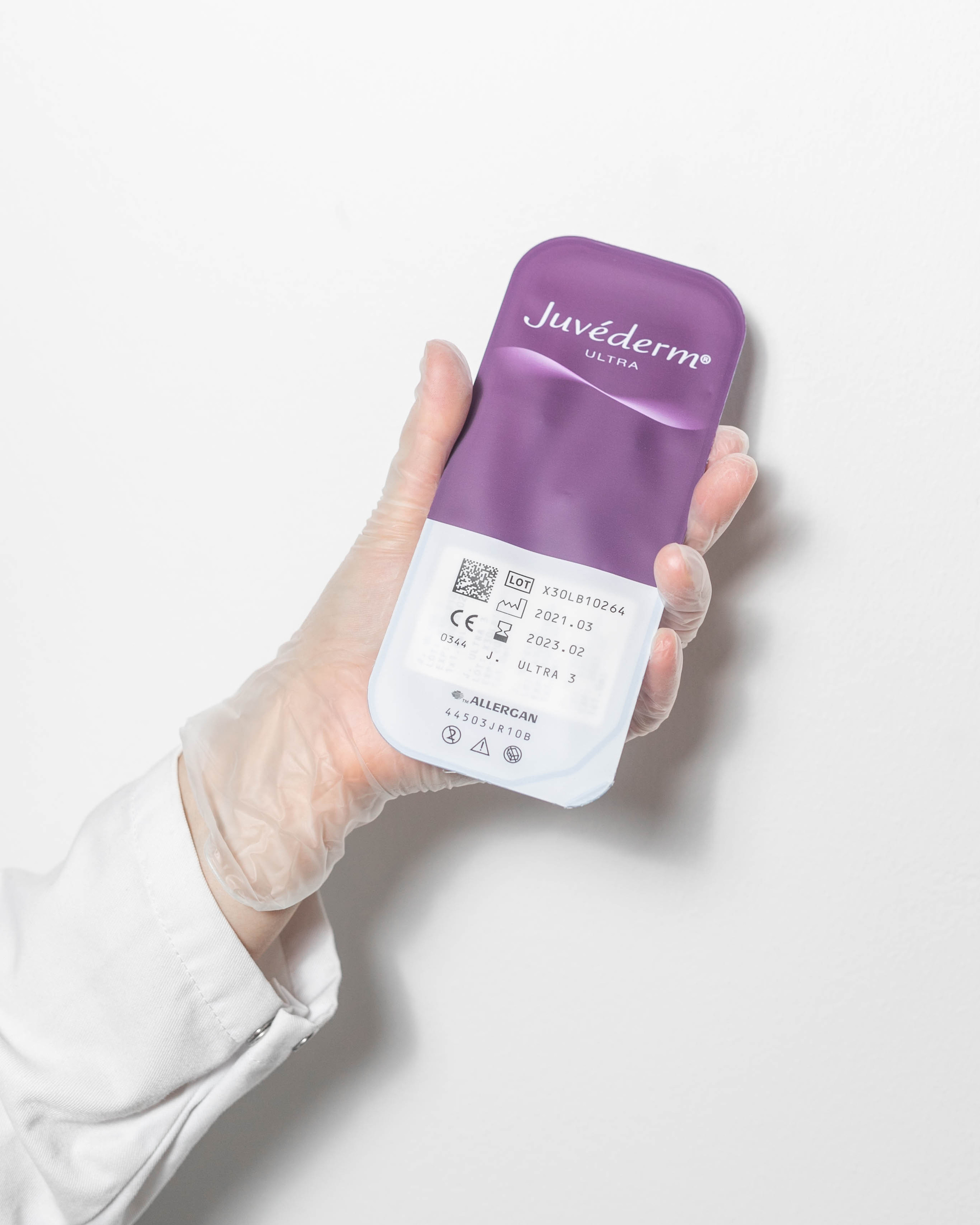 Botox and fillers. Professional wedding photographer in Copenhagen, Denmark — Julia Byron