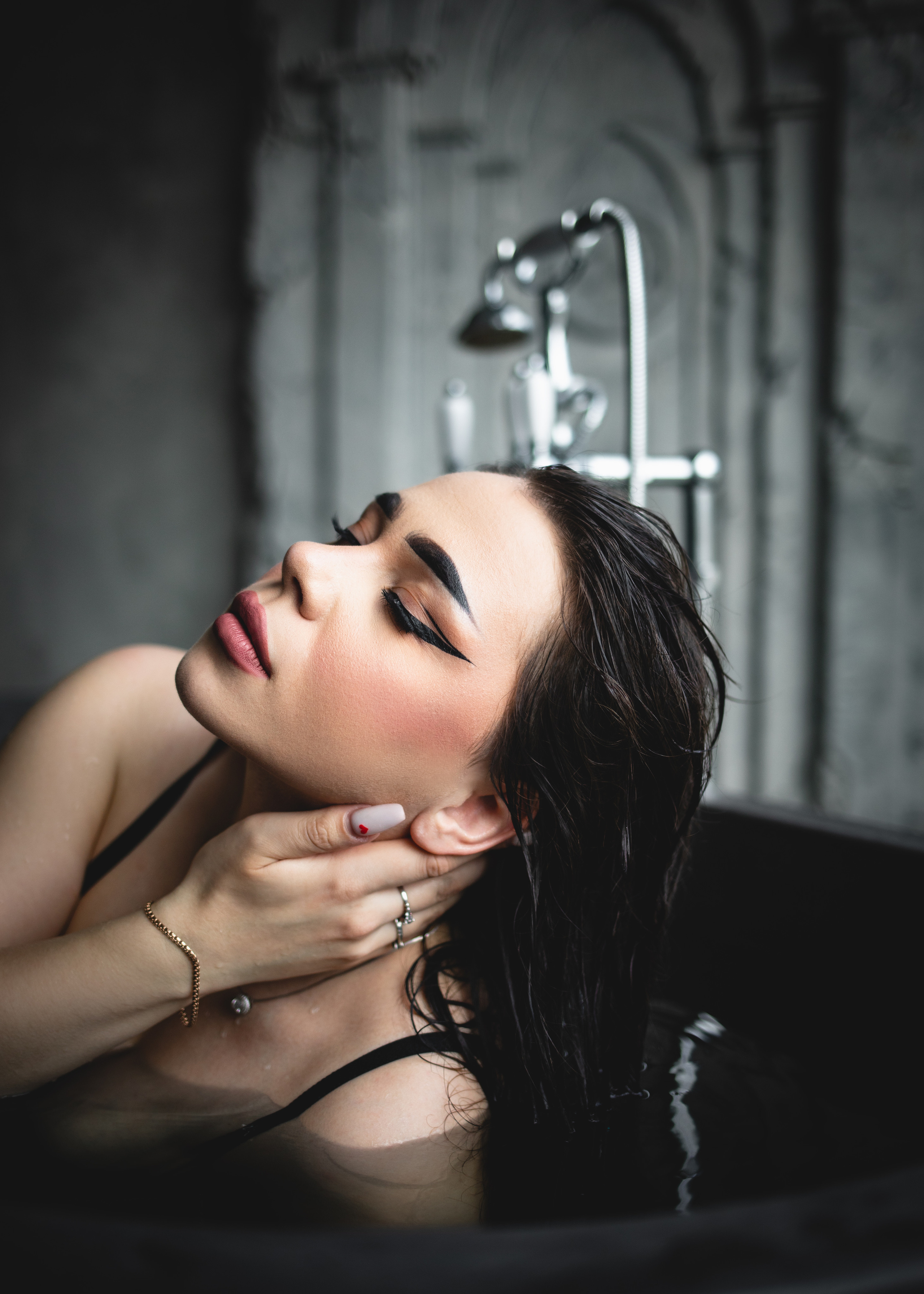 Bath. Professional wedding photographer in Copenhagen, Denmark — Julia Byron