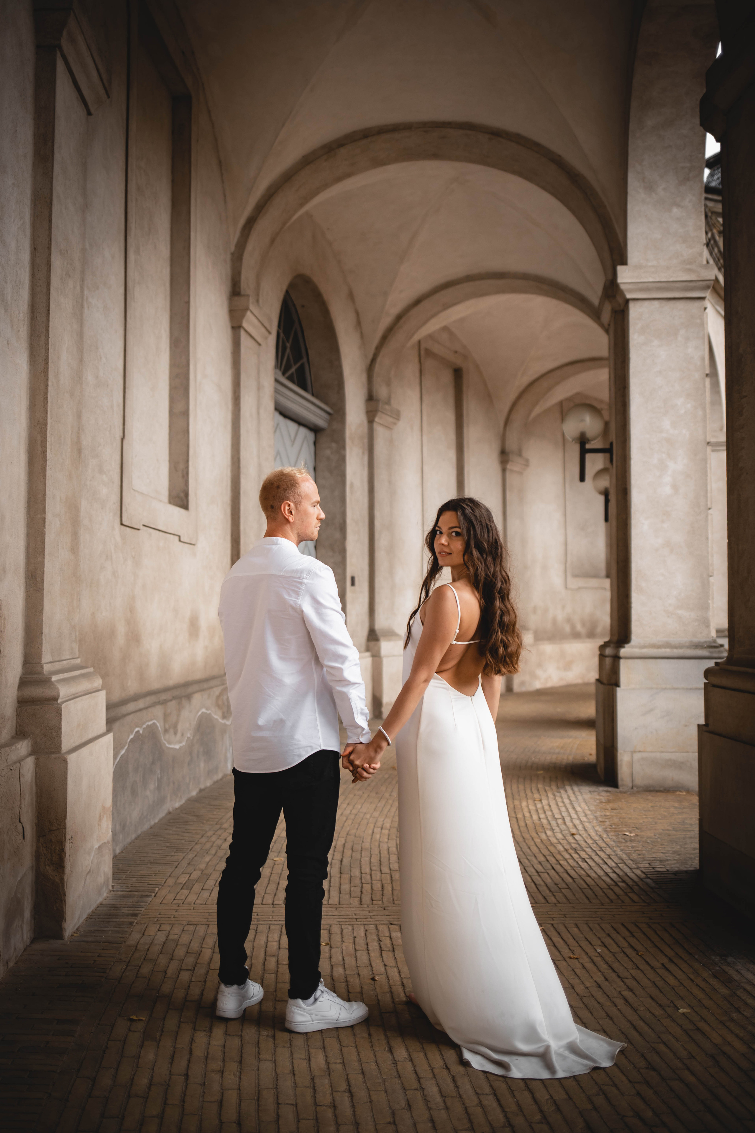 Under the rain. Professional wedding photographer in Copenhagen, Denmark — Julia Byron