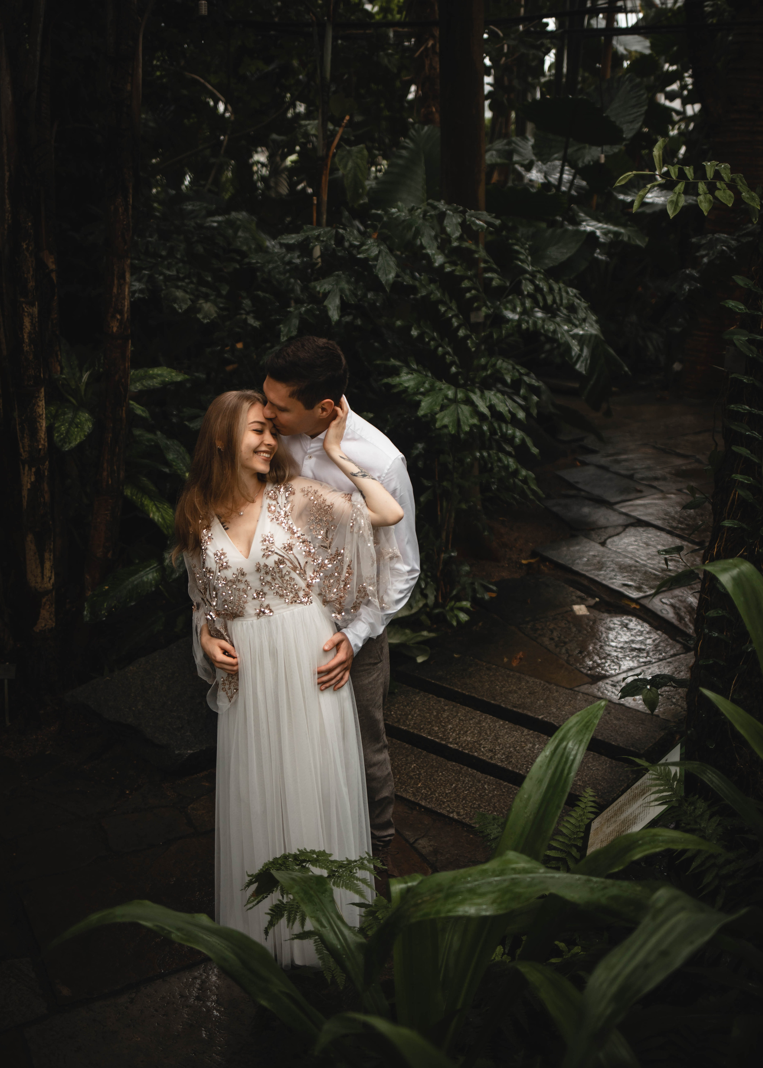 Botanic garden. Professional wedding photographer in Copenhagen, Denmark — Julia Byron