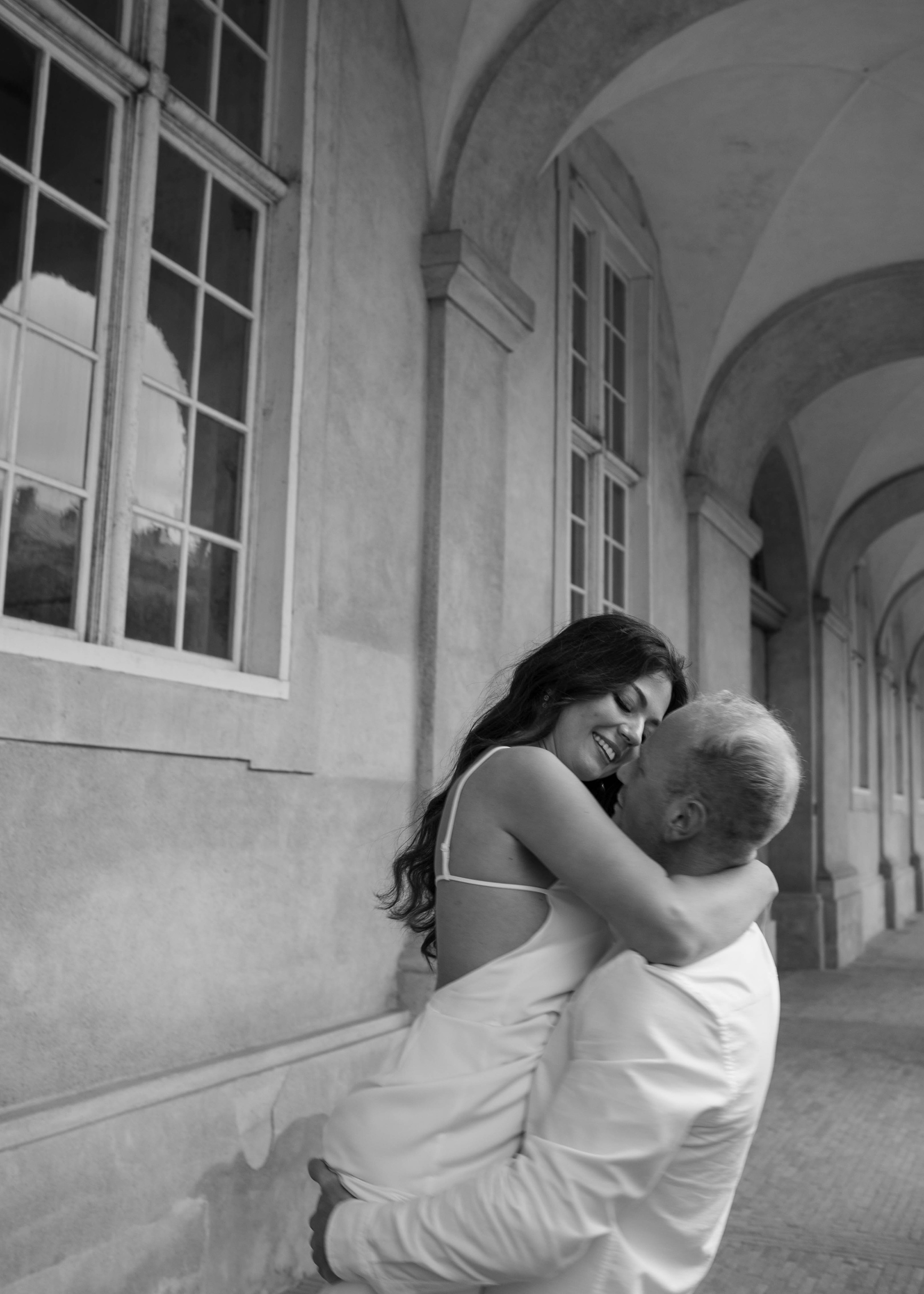 Under the rain. Professional wedding photographer in Copenhagen, Denmark — Julia Byron