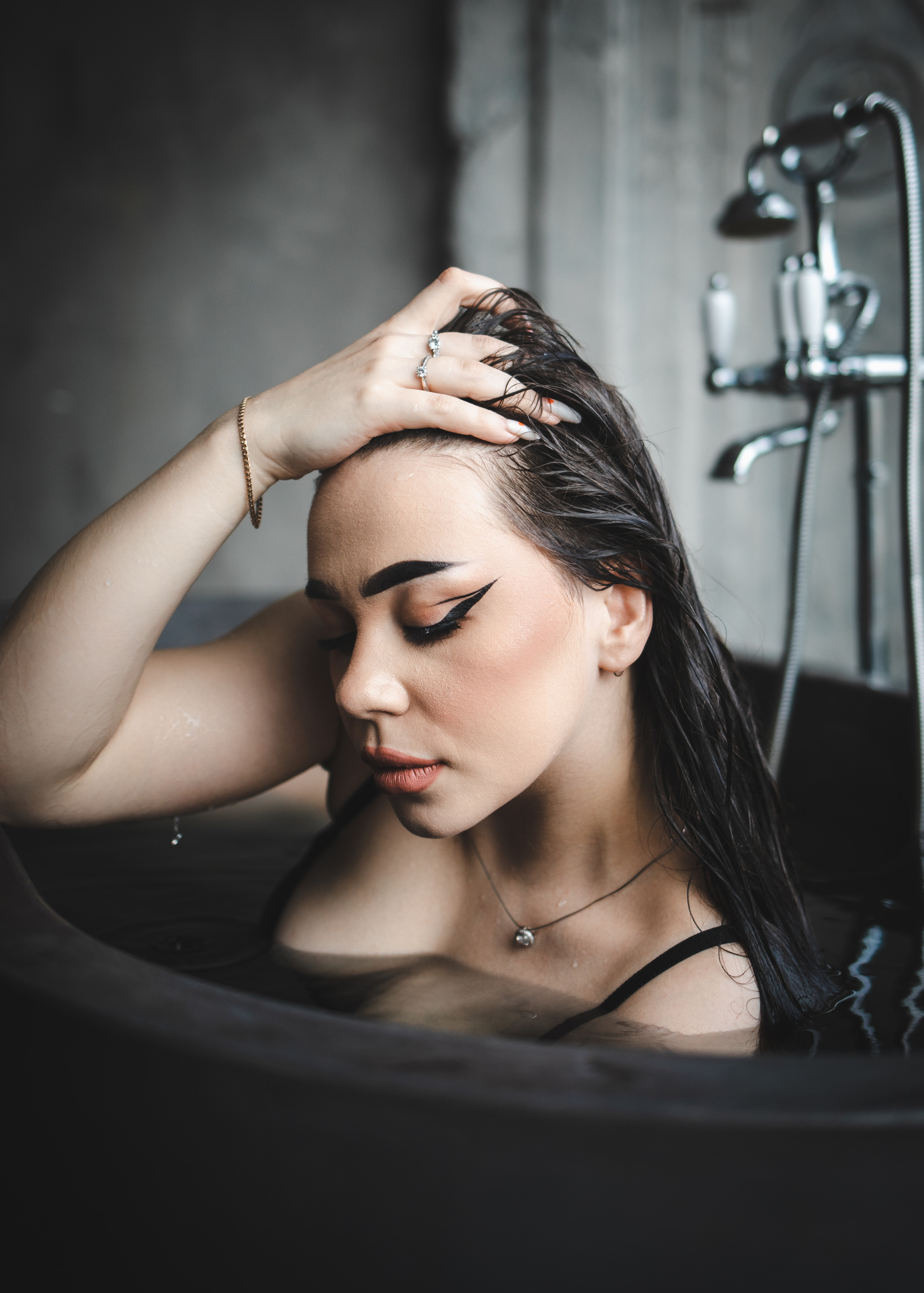 Bath. Professional wedding photographer in Copenhagen, Denmark — Julia Byron