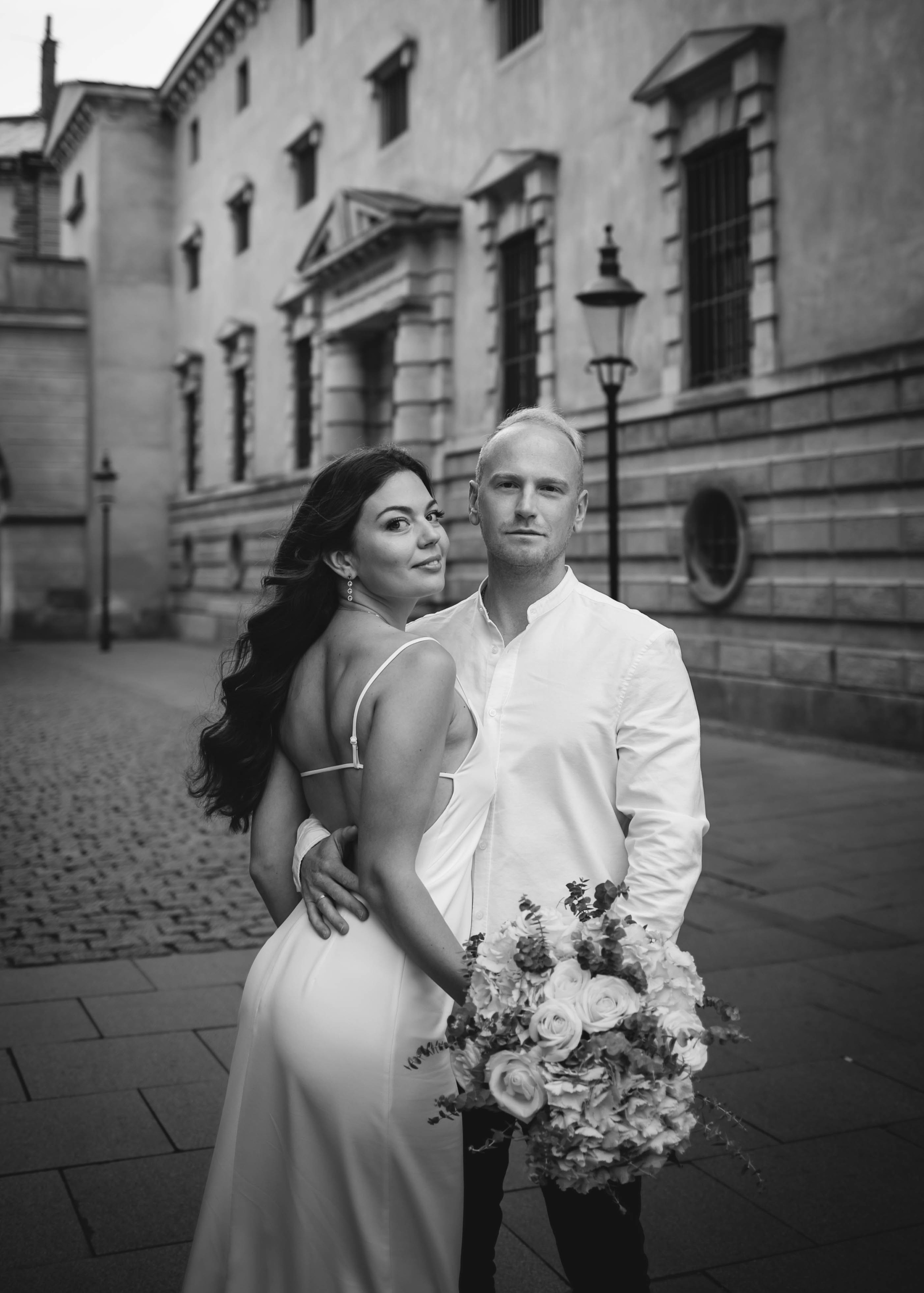 Under the rain. Professional wedding photographer in Copenhagen, Denmark — Julia Byron