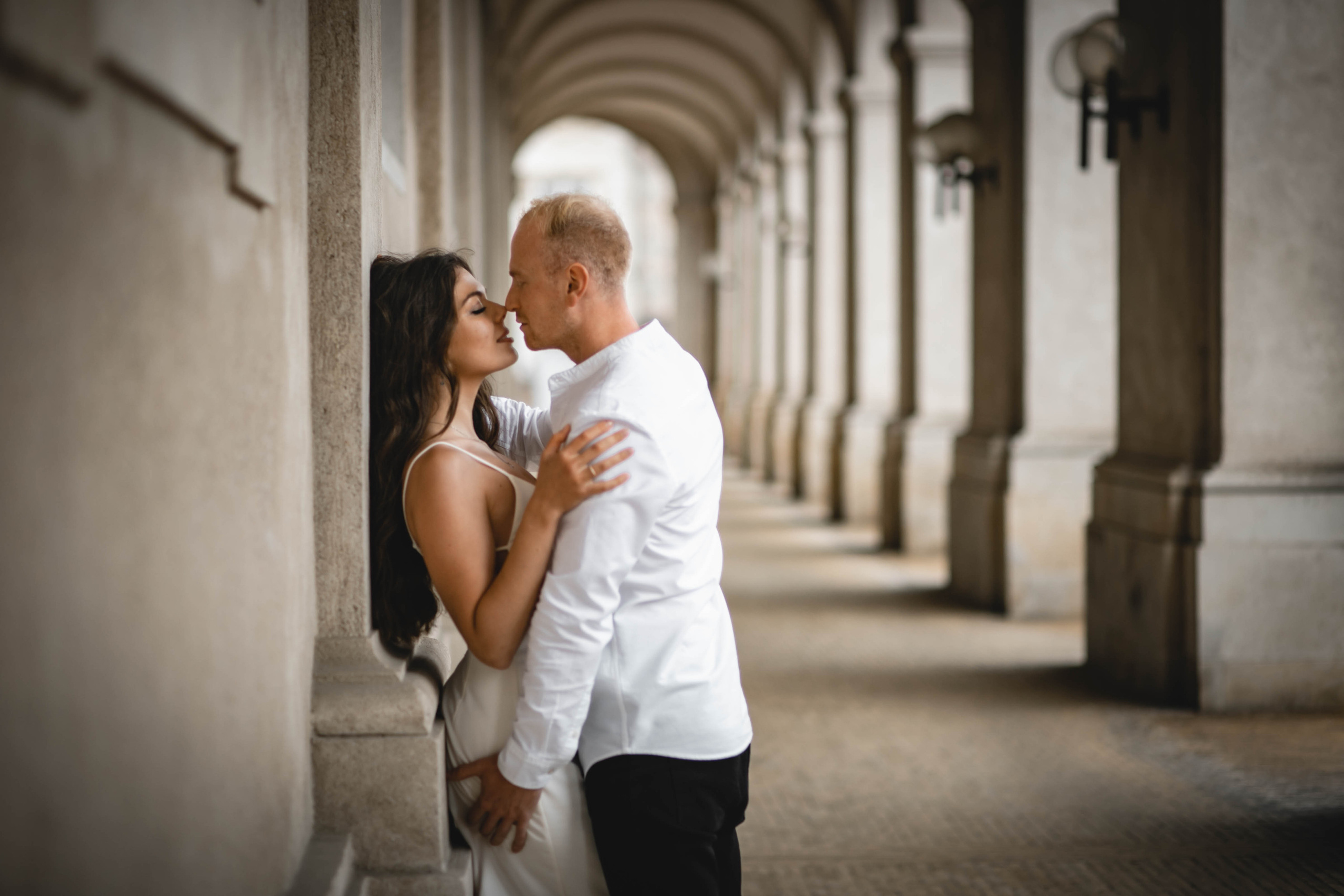 Under the rain. Professional wedding photographer in Copenhagen, Denmark — Julia Byron