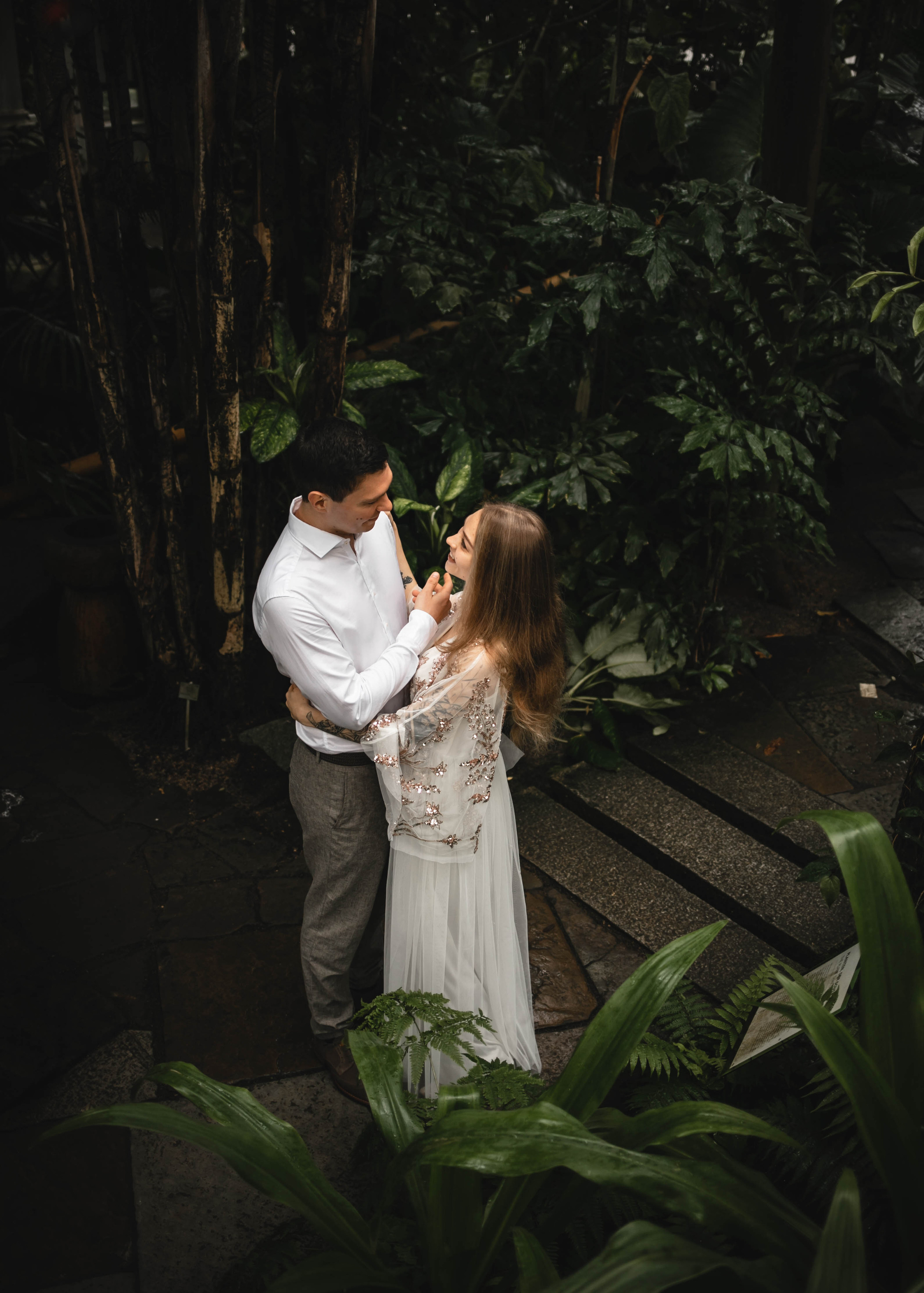 Botanic garden. Professional wedding photographer in Copenhagen, Denmark — Julia Byron