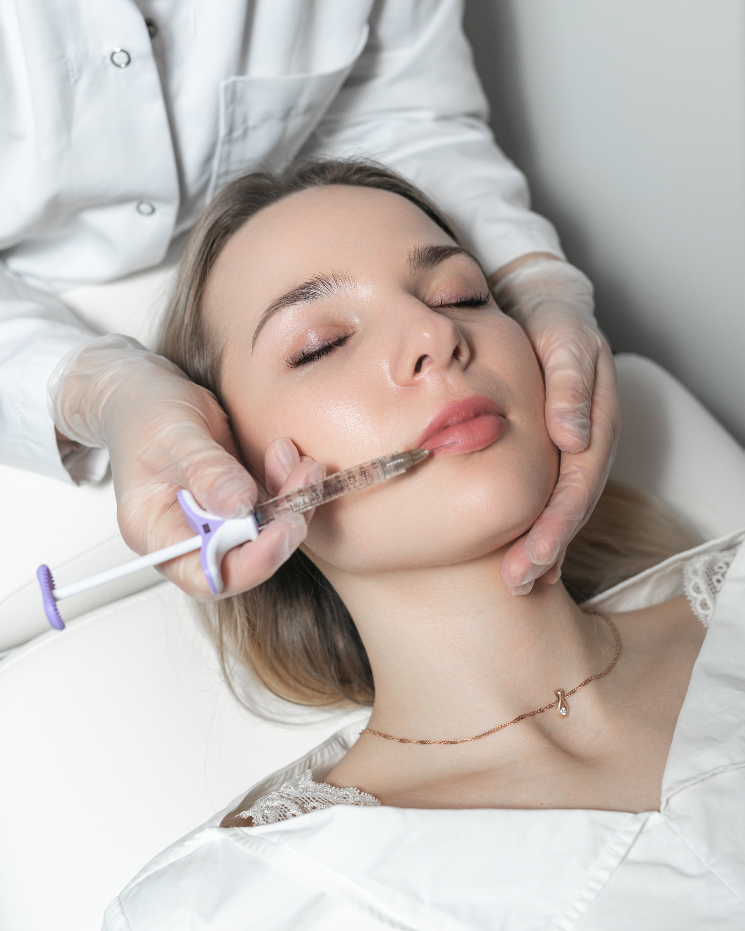 Botox and fillers. Professional wedding photographer in Copenhagen, Denmark — Julia Byron