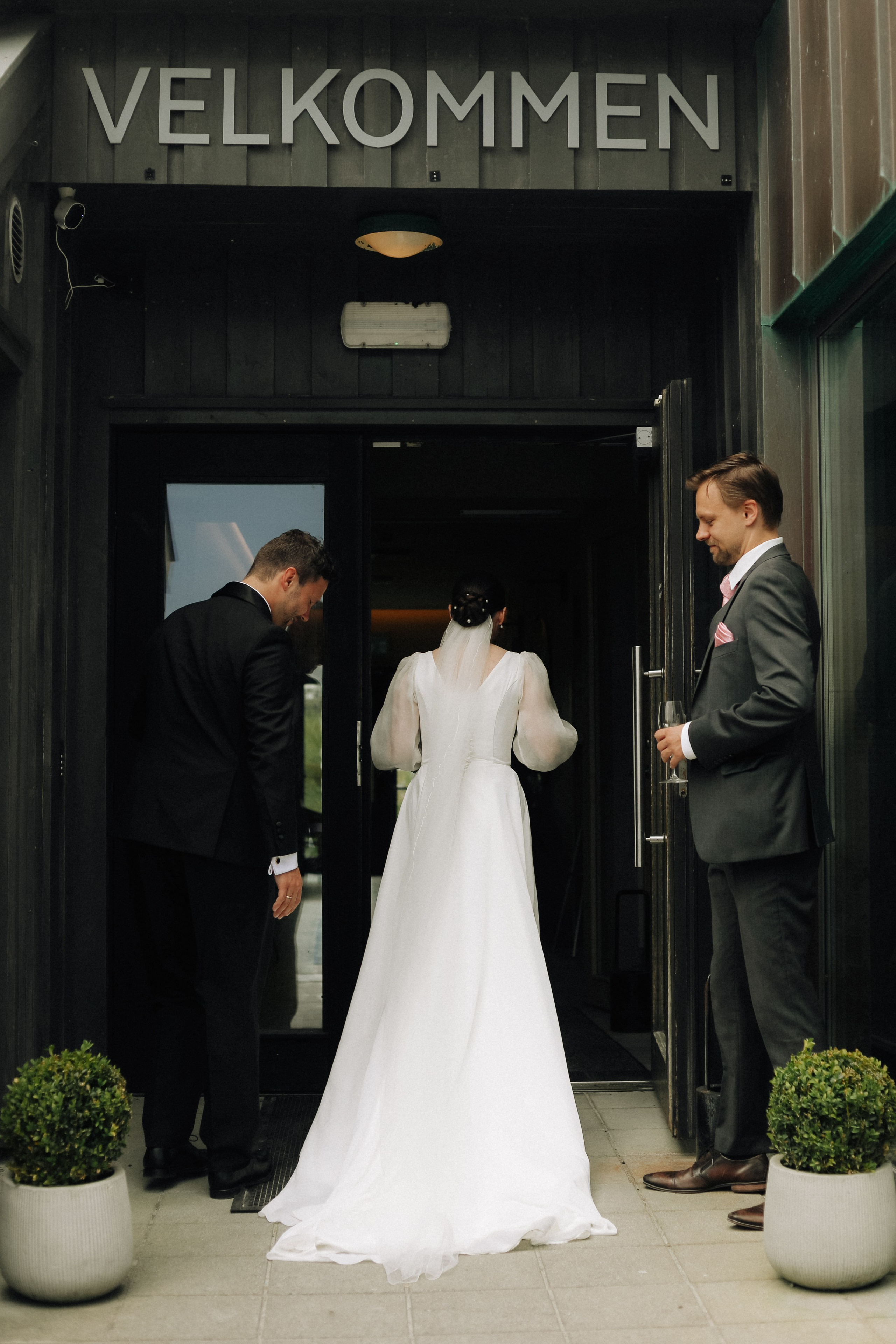 Just lots of love. Warm family & Wedding stories