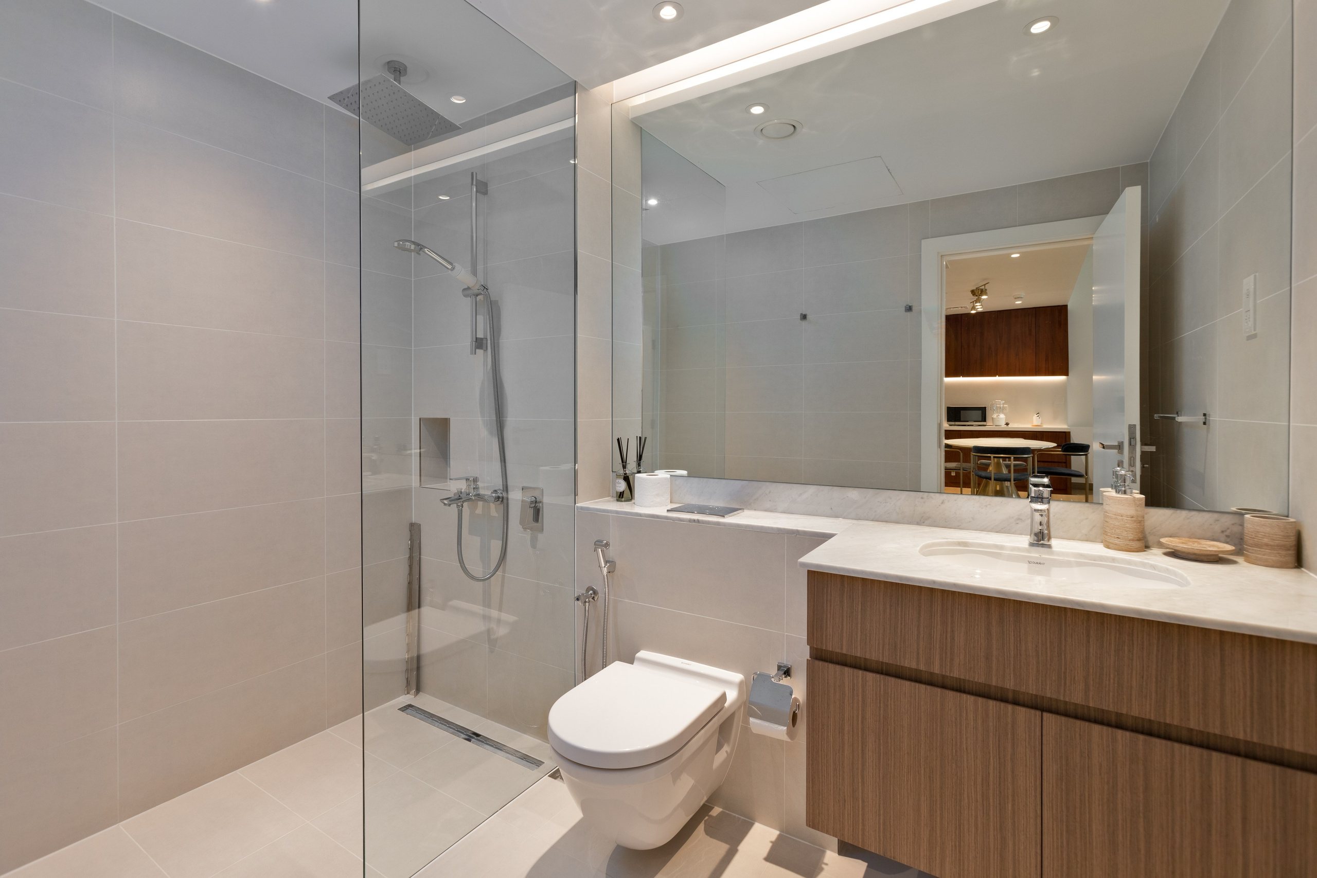 Le Pont 1 — 1BR. Samy Mar Boy │Portrait, Automotive and Real Estate Photographer