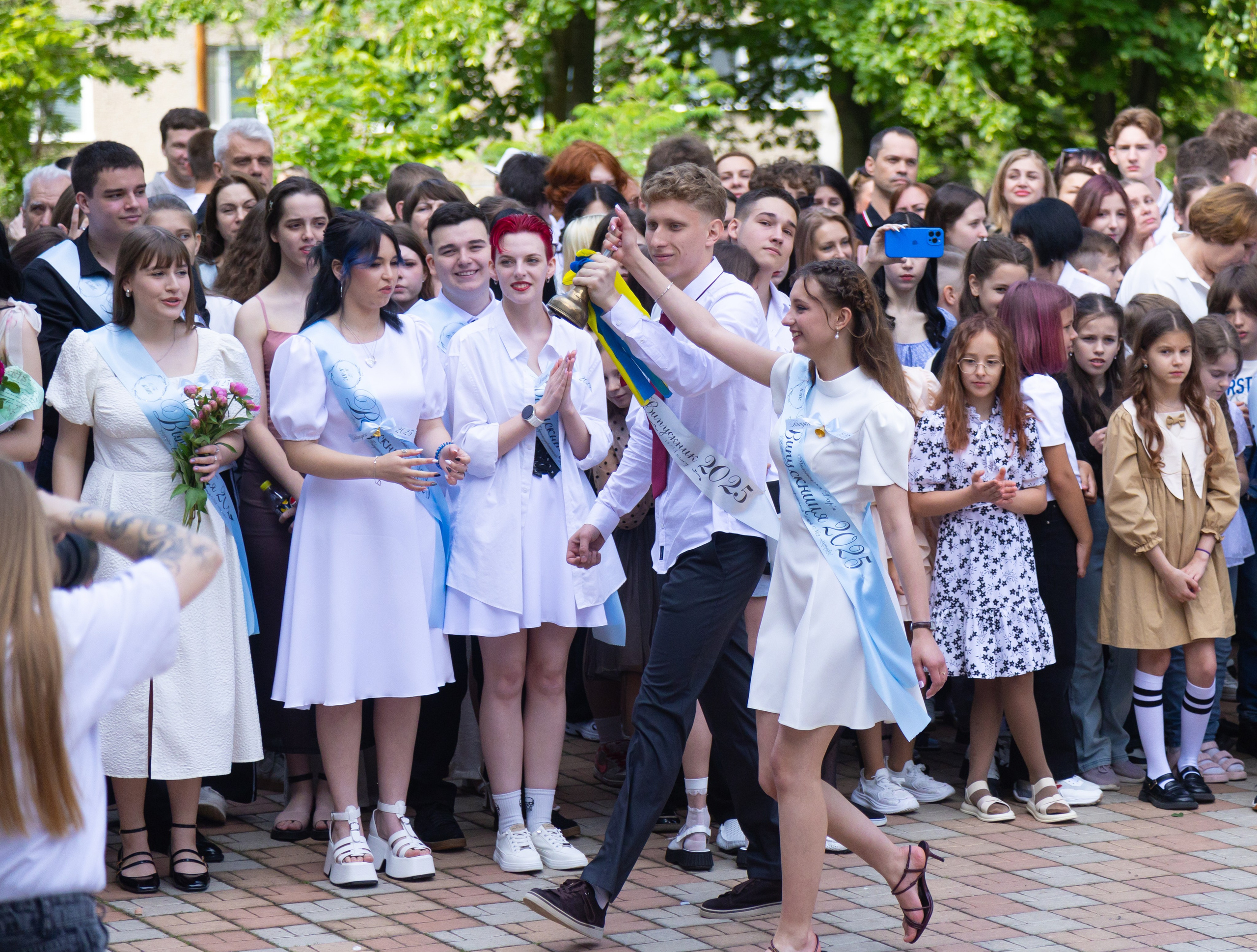Пример фотосессии последний звонок и выпускной 11А, все в куче по очереди