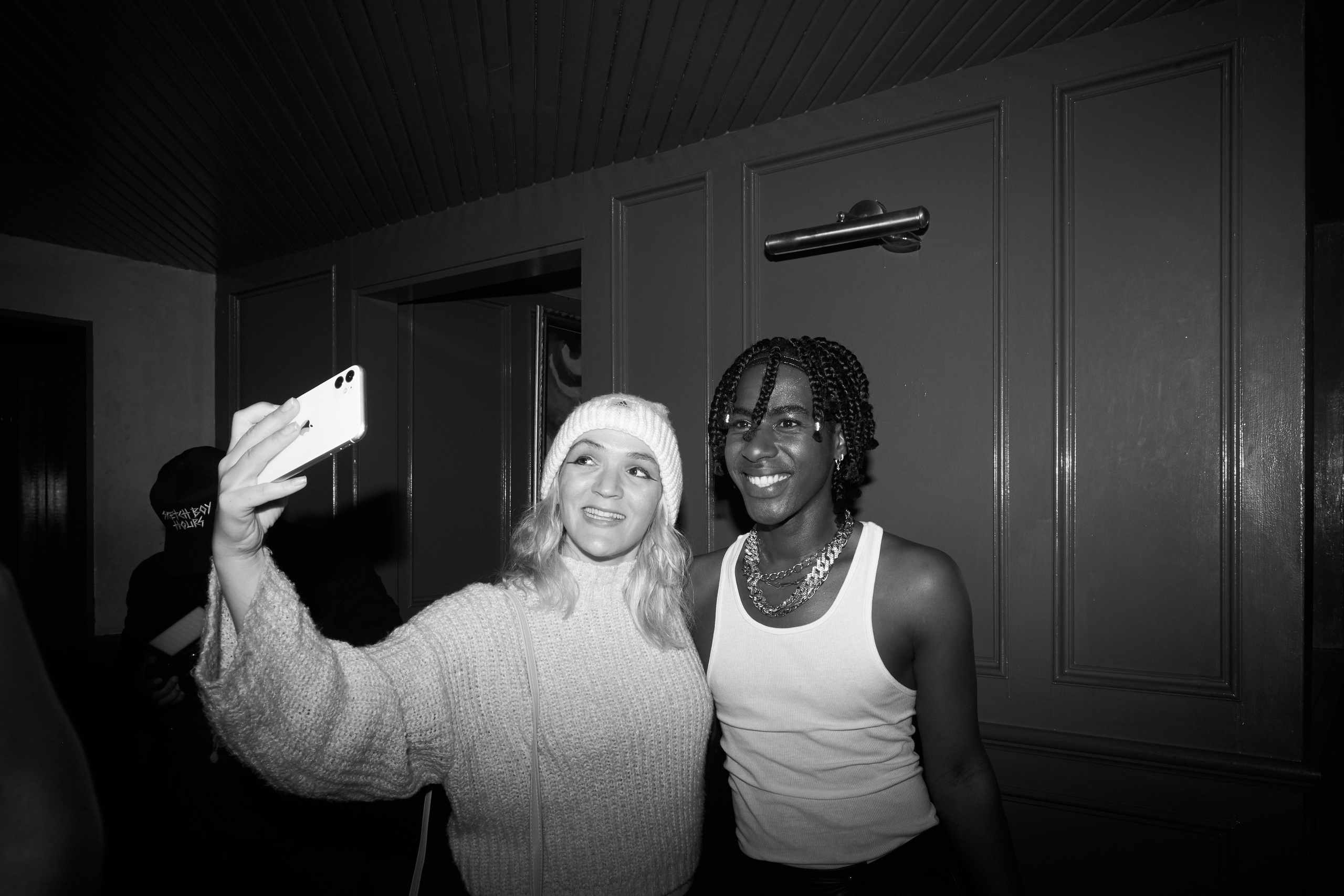 Alik Bulan Los Angeles