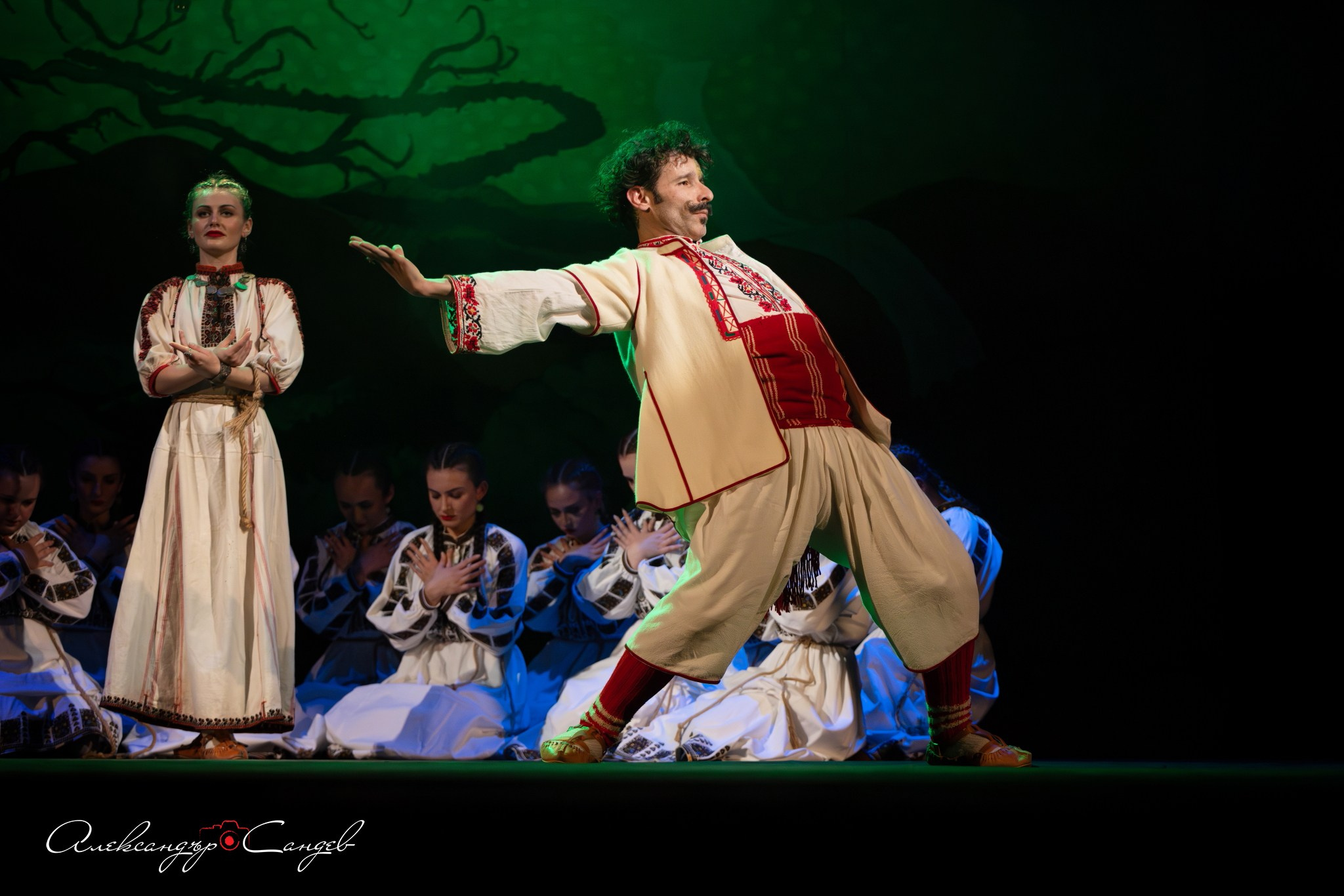 „Змейова сватба“, спектакъл на представителен ансамбъл „Шевица“ - 28.03.2026 -. Александър Сандев - website