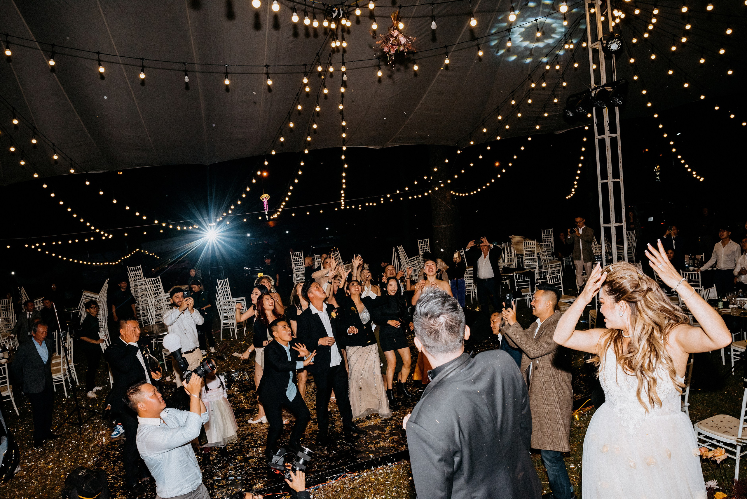 JESSE & MIMI / Destination wedding. Nhiếp ảnh gia đám cưới hàng đầu tại Thành Phố Hồ Chí Minh