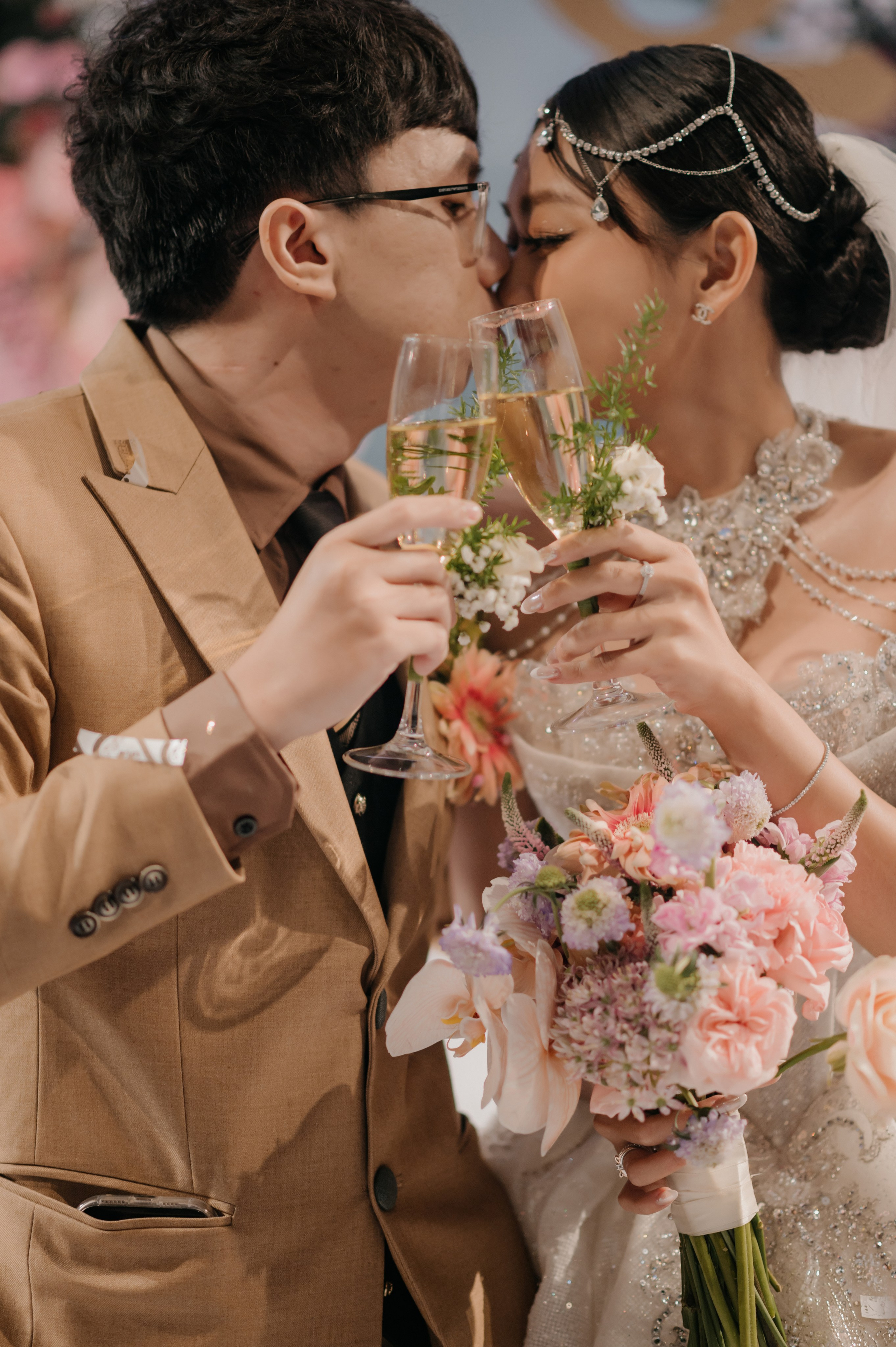 KHANG & QUYEN / Lavela Hotel. Saigon Wedding Present | Art Beyond Moments
