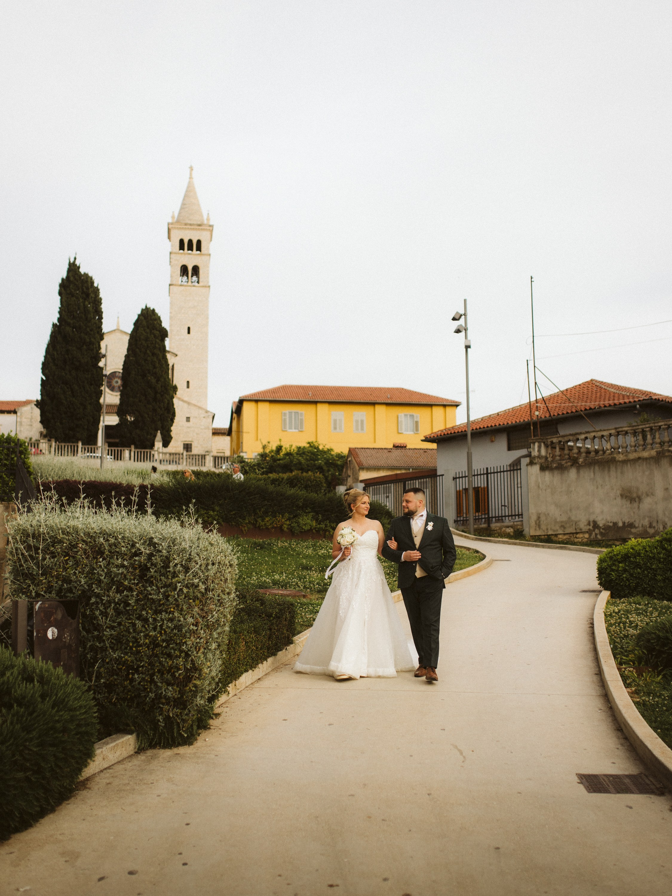 Weddings. Capturedwell
