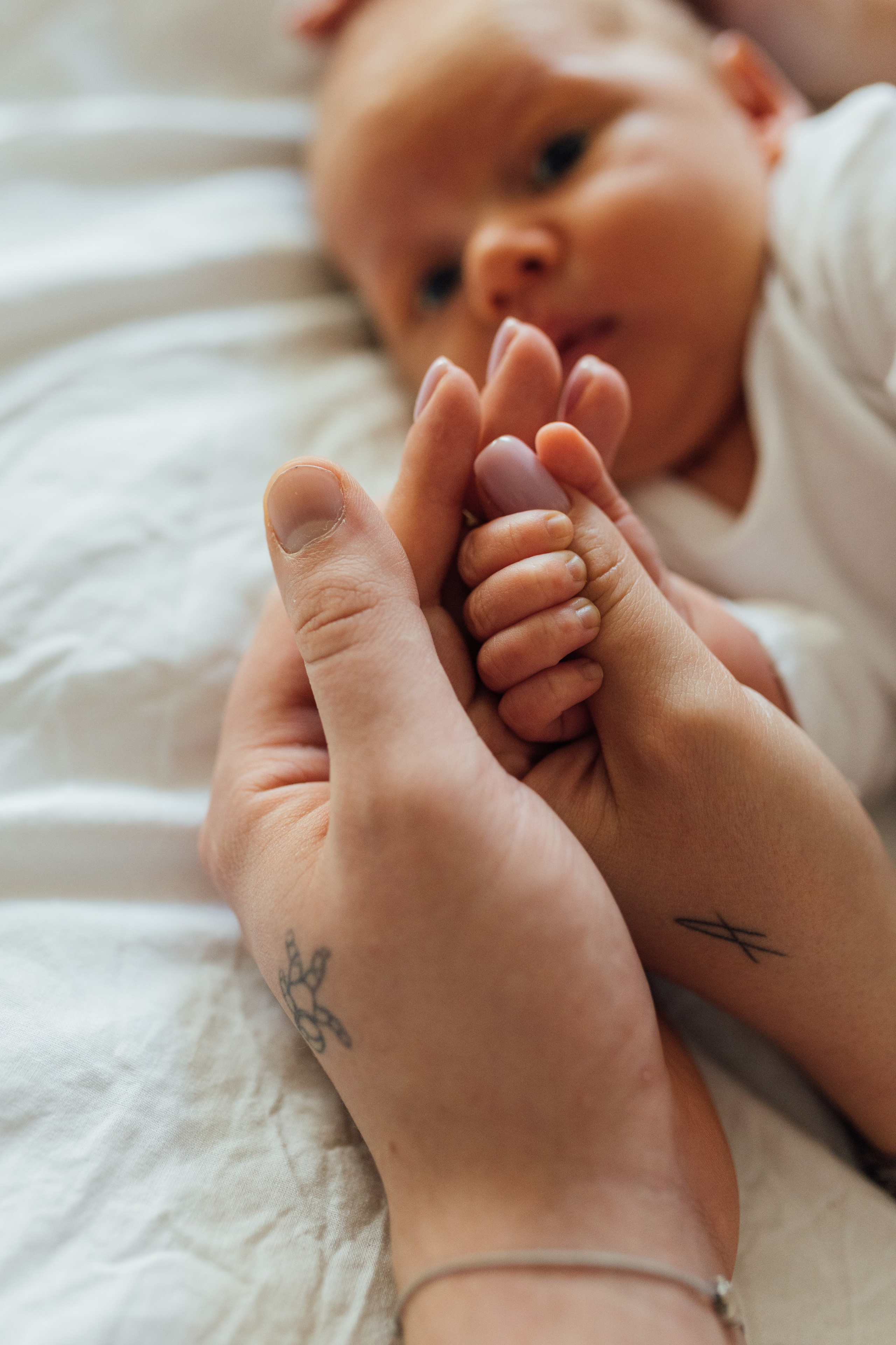 Newborn Home Photo Session. Maternity, newborn photographer in the Bay Area|Iryna Rakivnenko