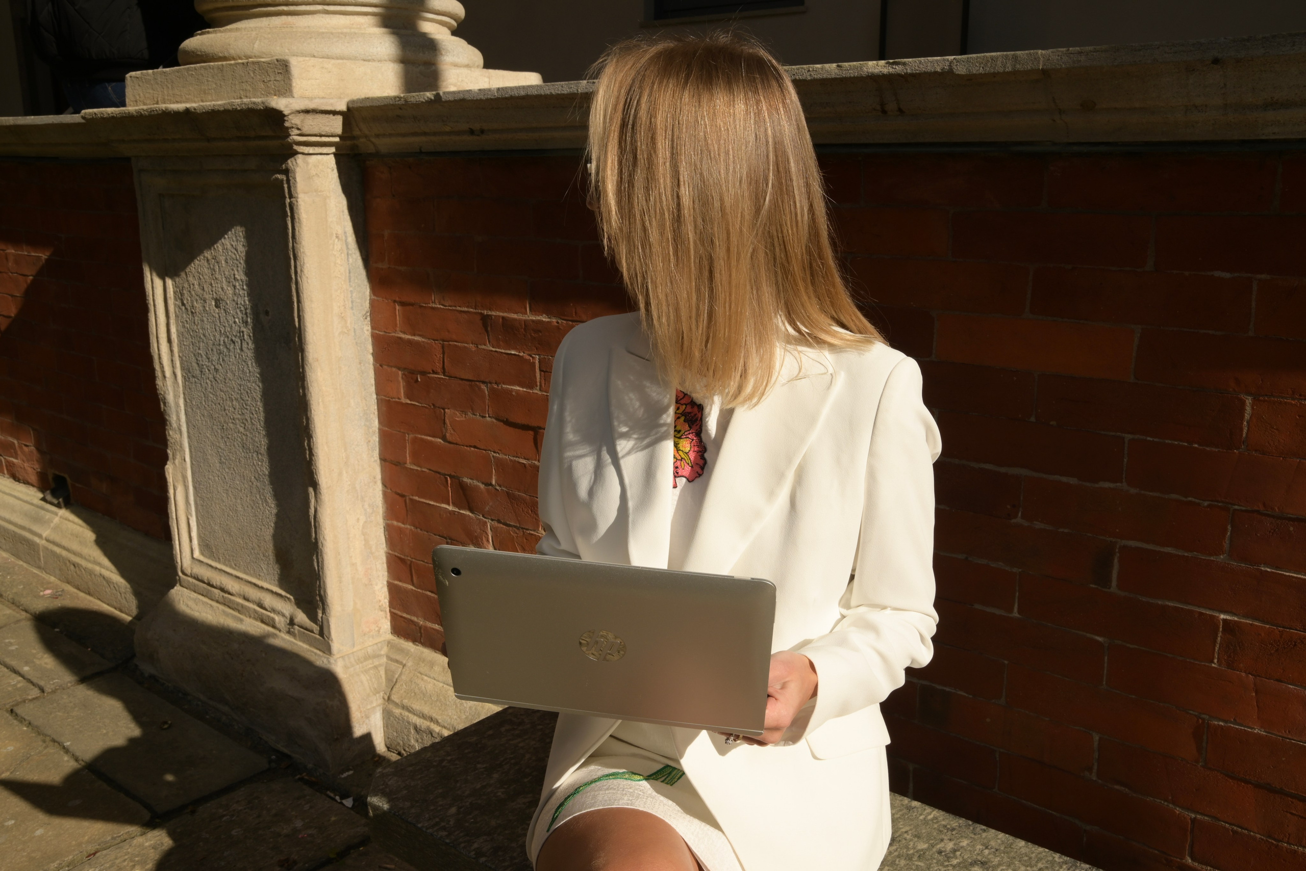 POLINA RITRATTO BUSINESS PSICOLOGO SPECIALIZZATO IN RELAZIONI