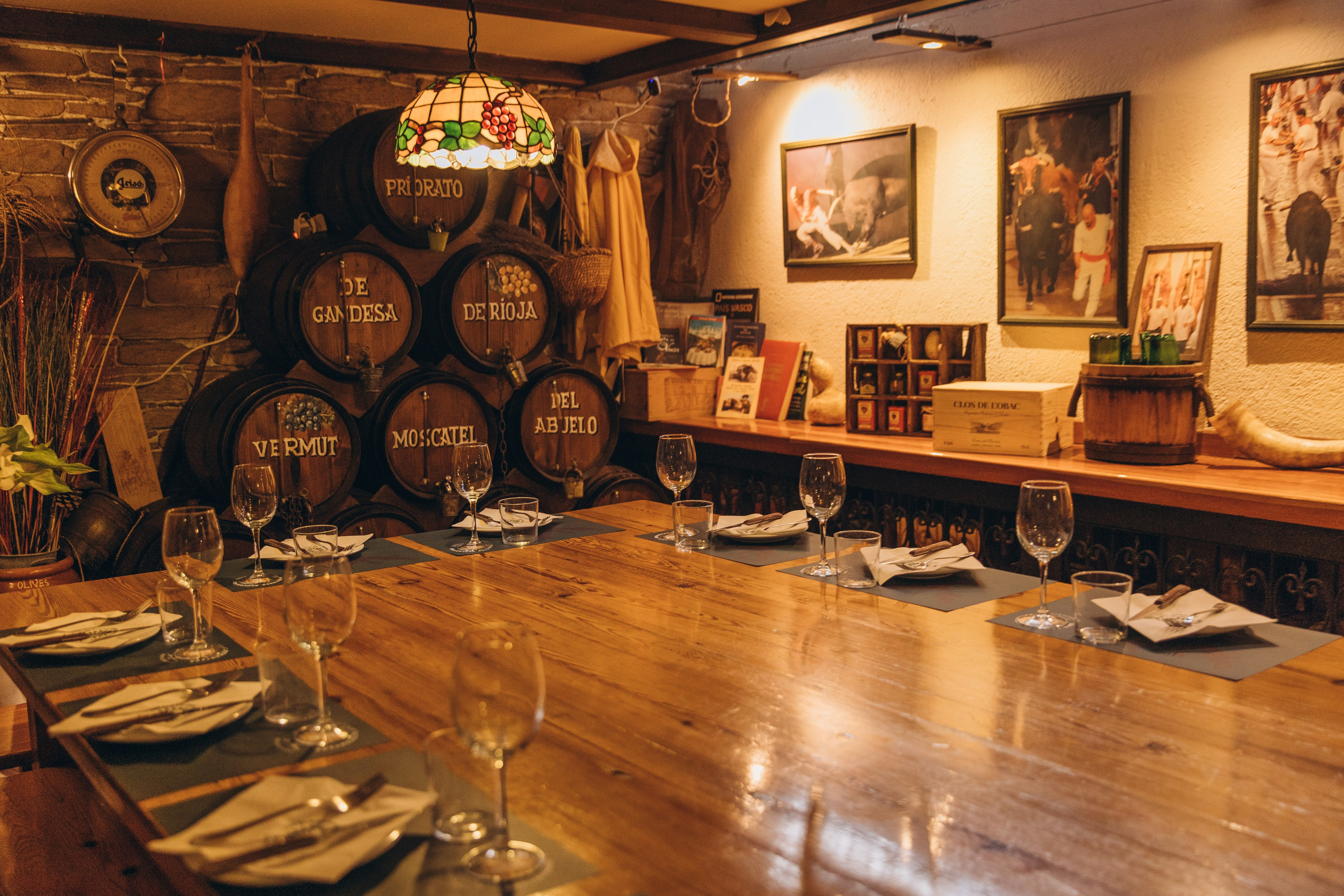 Wedding in Barcelona | Elegant Destination Wedding Photography & Videography. Wedding Stories — Professional Wedding Photography & Videography in Germany, Italy, Spain & all across Europe