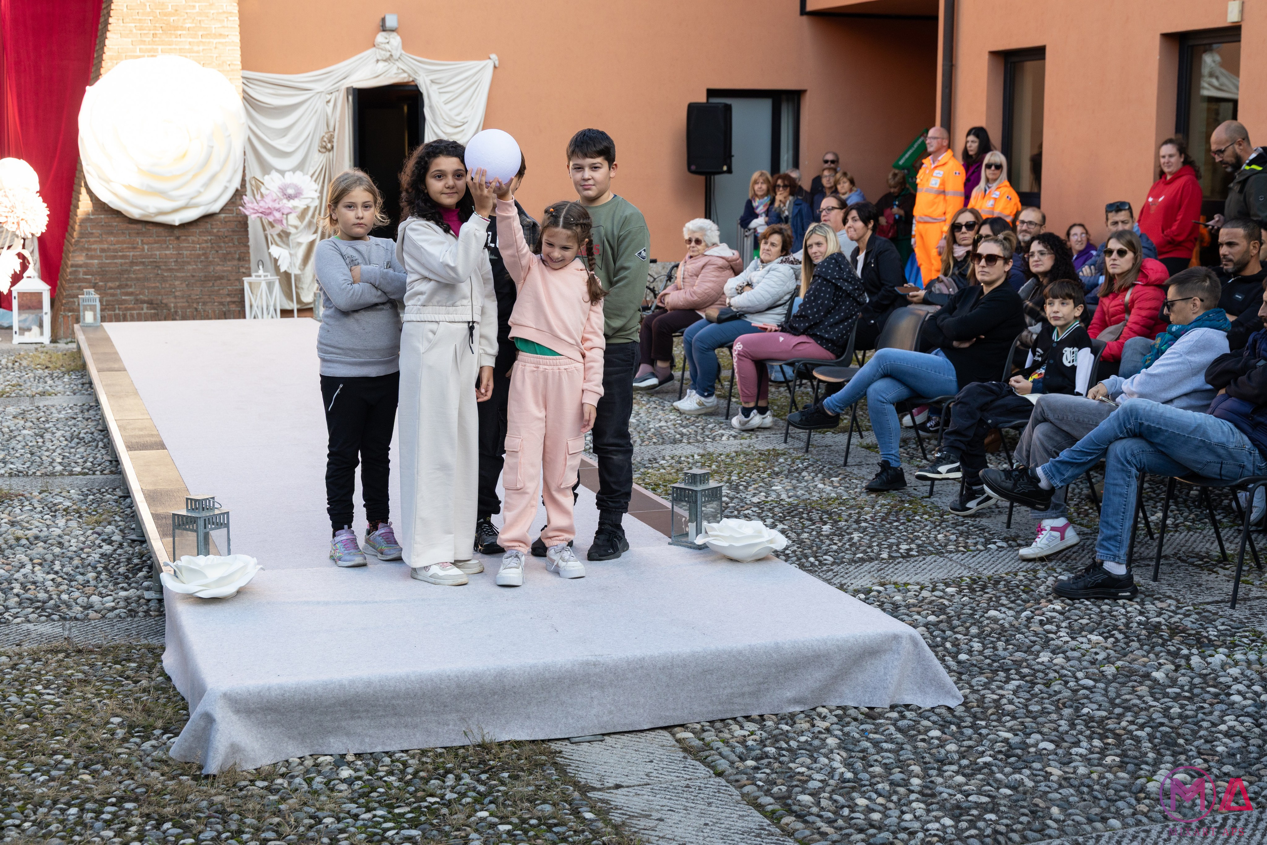 Sfilata Croce Bianca | 05/10/2025. Mixart APS