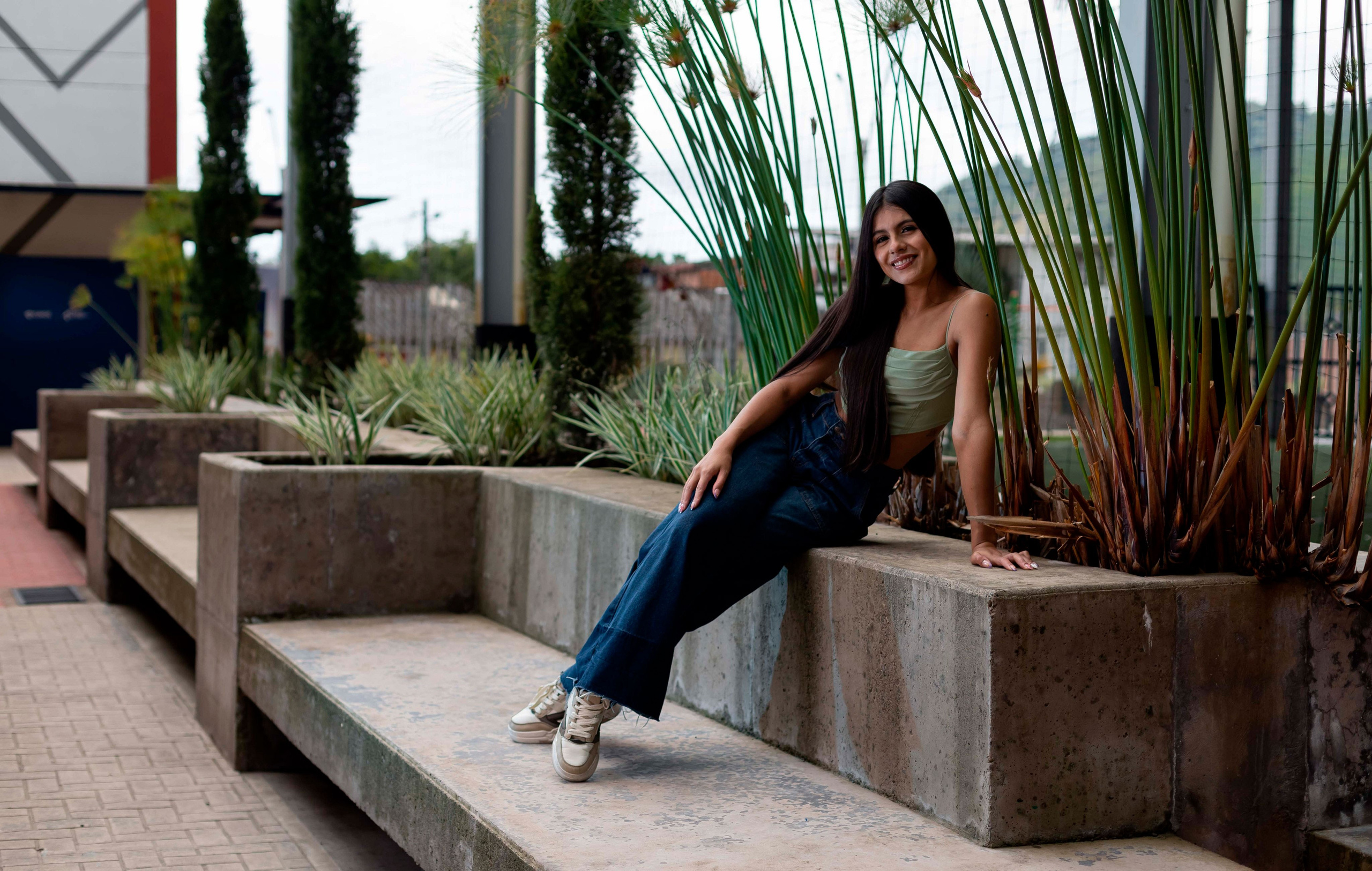 Fotógrafo de retratos fotógrafo de estilo de vida fotografía de locación fotografía de estudio sesión de fotos marca personal. Fotografía profesional para su evento en Caldas por SERFOTOGRAFÍA