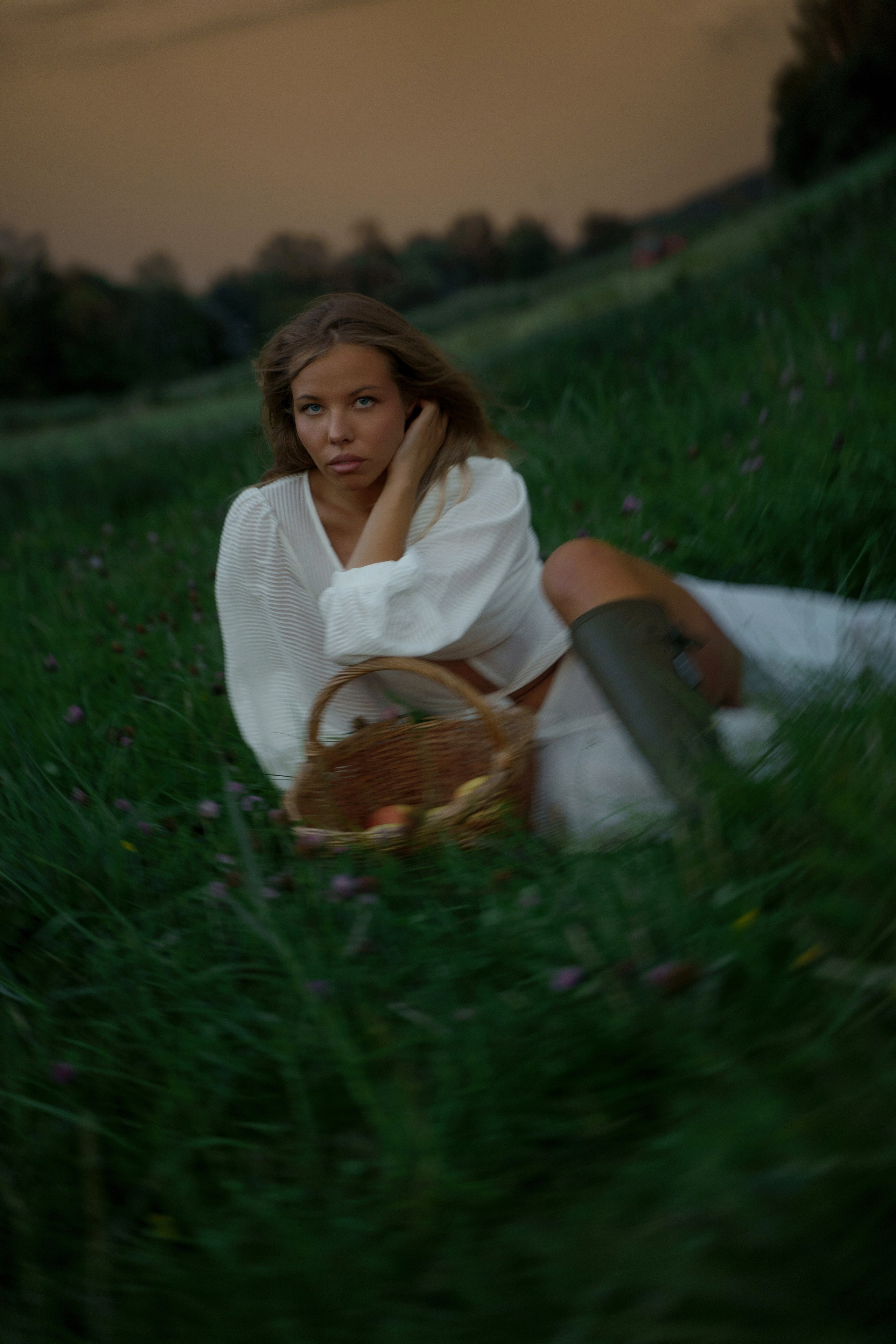 Storm, linen and milk