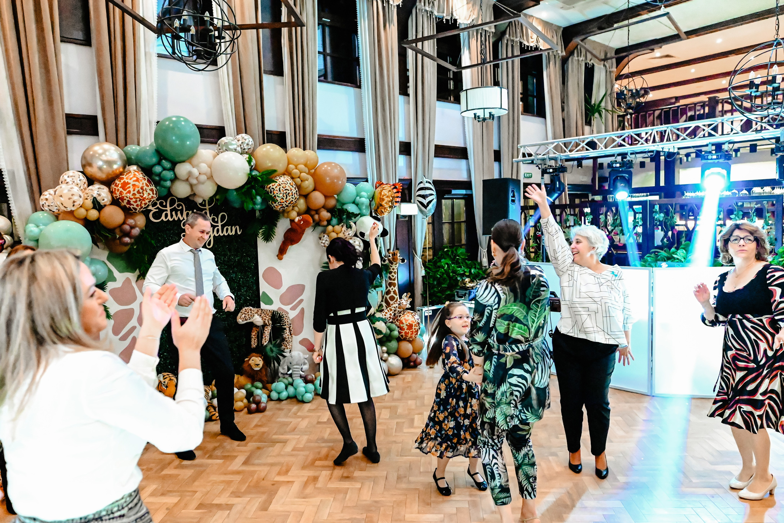Cadre de poveste de la petrecerea de botez – stil documentar și artistic Ana Maria Drăgan