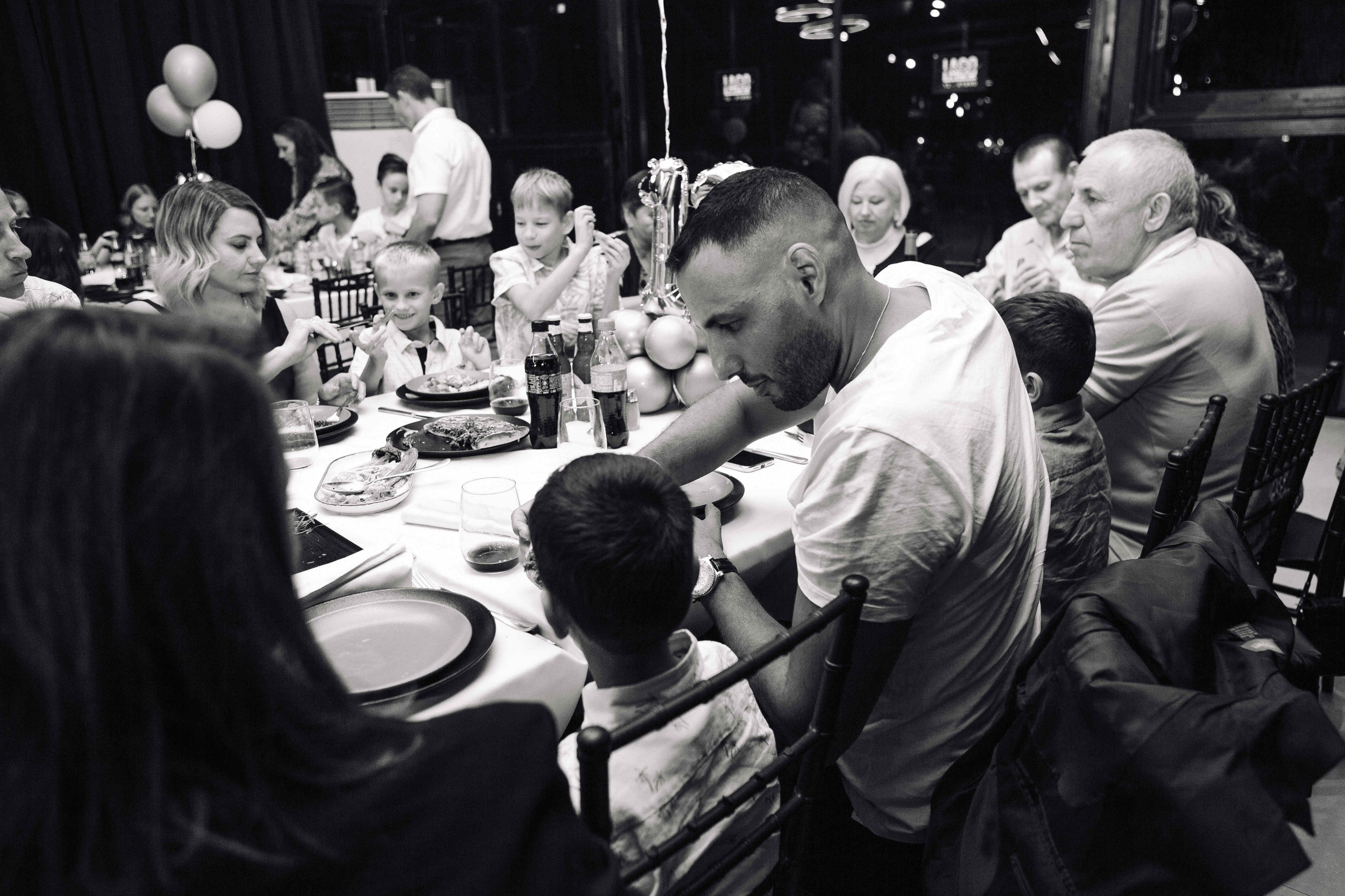 PARTY WITH FRIENDS. Https://shi-photo.com/