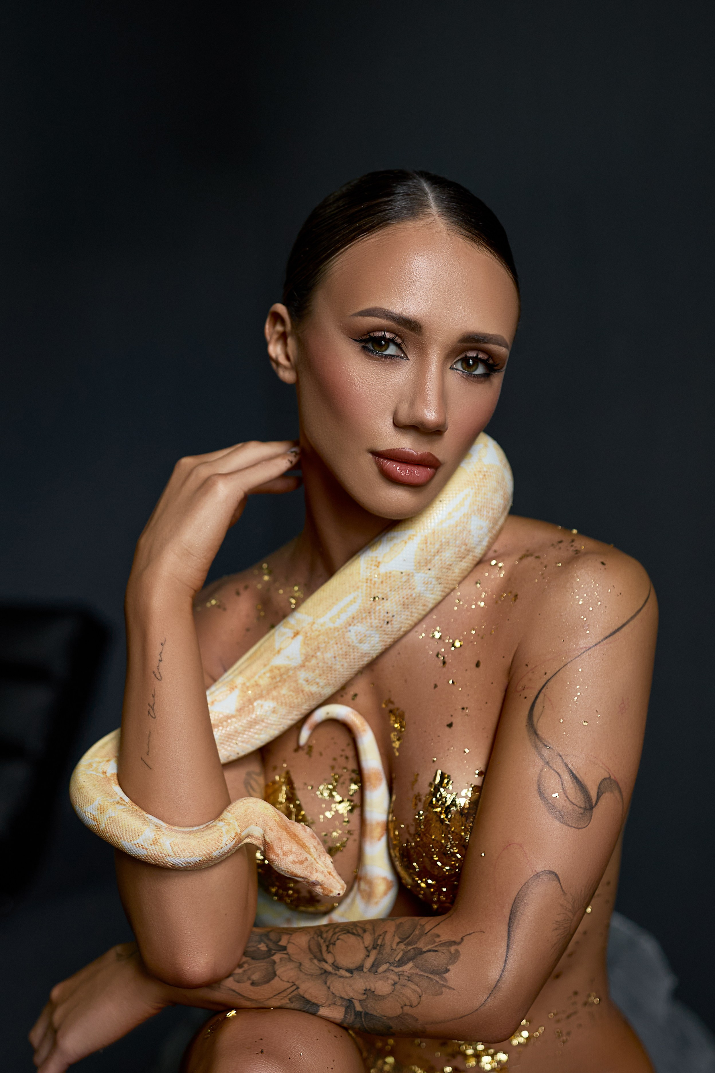 Masha Light Snake Photoshoot at Manhattan Studio Warsaw. Roman Volkov 🐍 Snake Father Warsaw, Poland