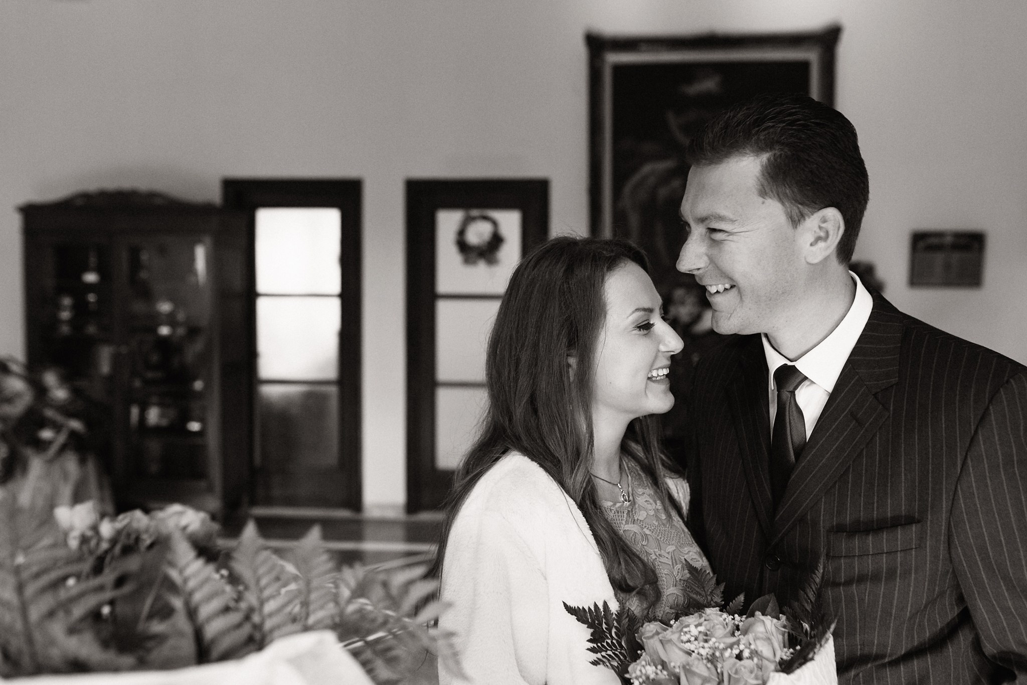 Ronalds & Svetlana, Crete. Denny Savon — Photographer in Santorini | Weddings, Love Stories & Flying Dress