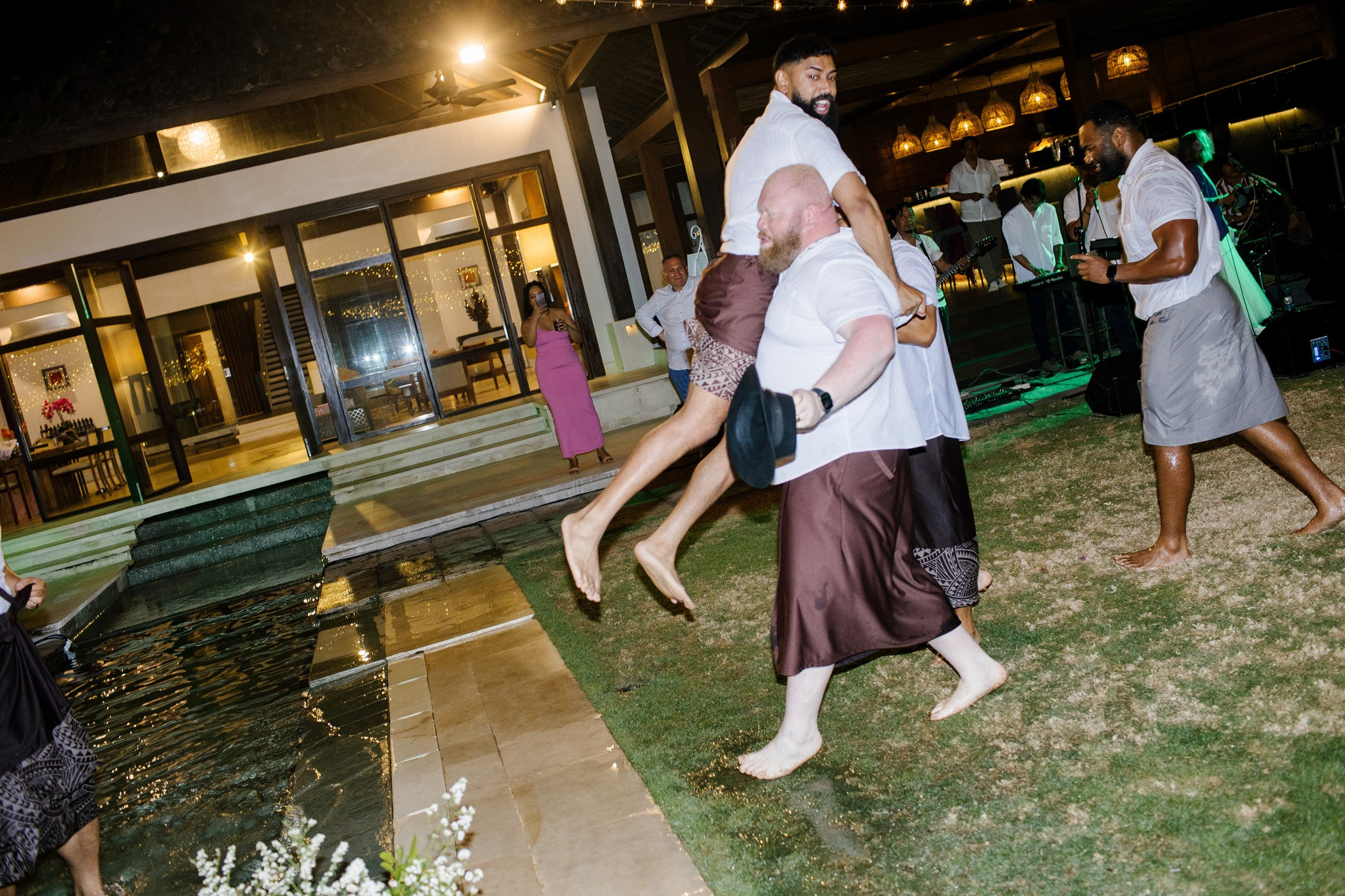 Big funny wedding with guests in paradise Bali island. Get.it.feel — Aesthetic Photography and Videography