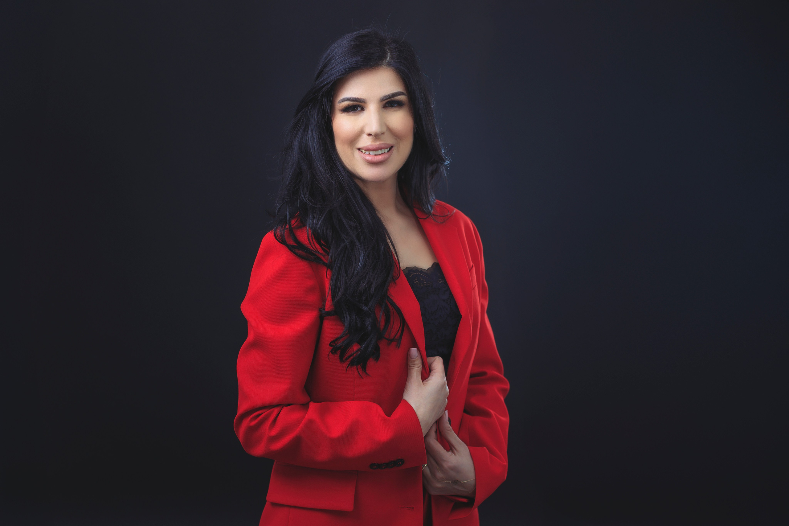 Portrete Constanta - O clipa de sinceritate in faţa camerei. Elena Mascan – Fotograf newborn, maternitate, portret, smash the cake & branding personal | La Femme Studio Photograpy|Constanţa