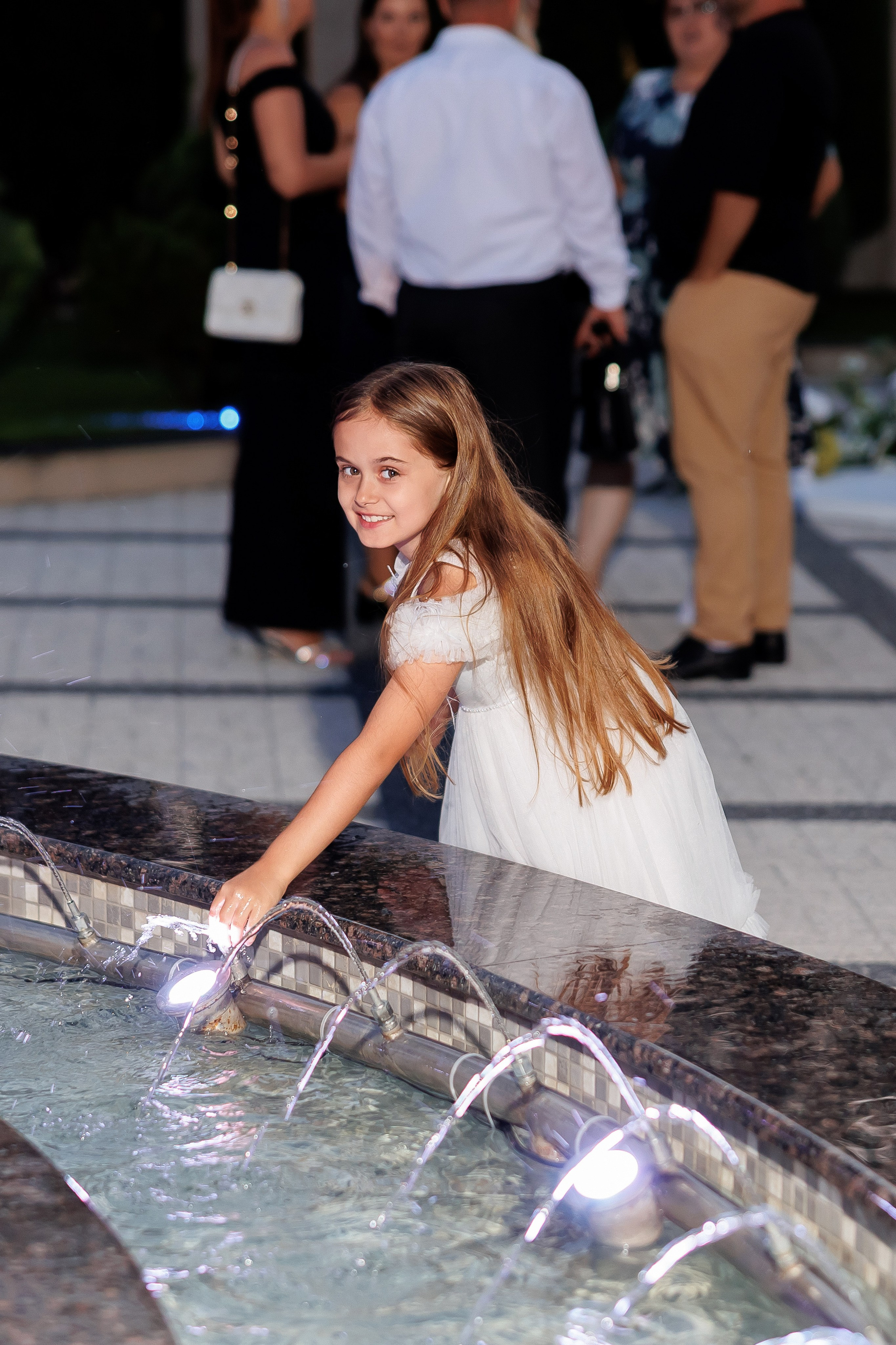 Eugen & Livia — Grand Elysee — Wedding Day. Servicii Foto și Video 067188353