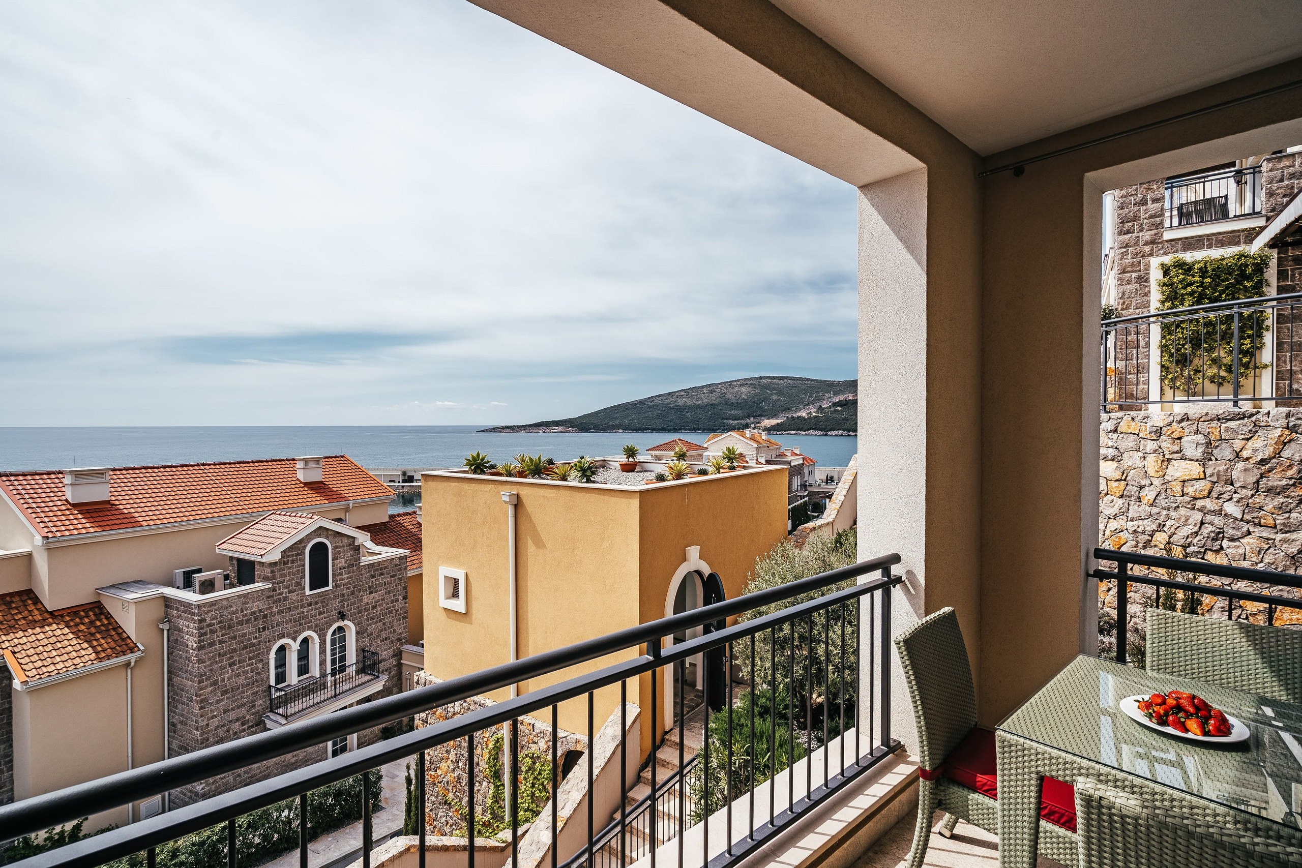 Real Estate Photography. Montenegro. EVAN ARISTOV WEDDING PHOTOGRAPHY — Seattle Wedding Photographer